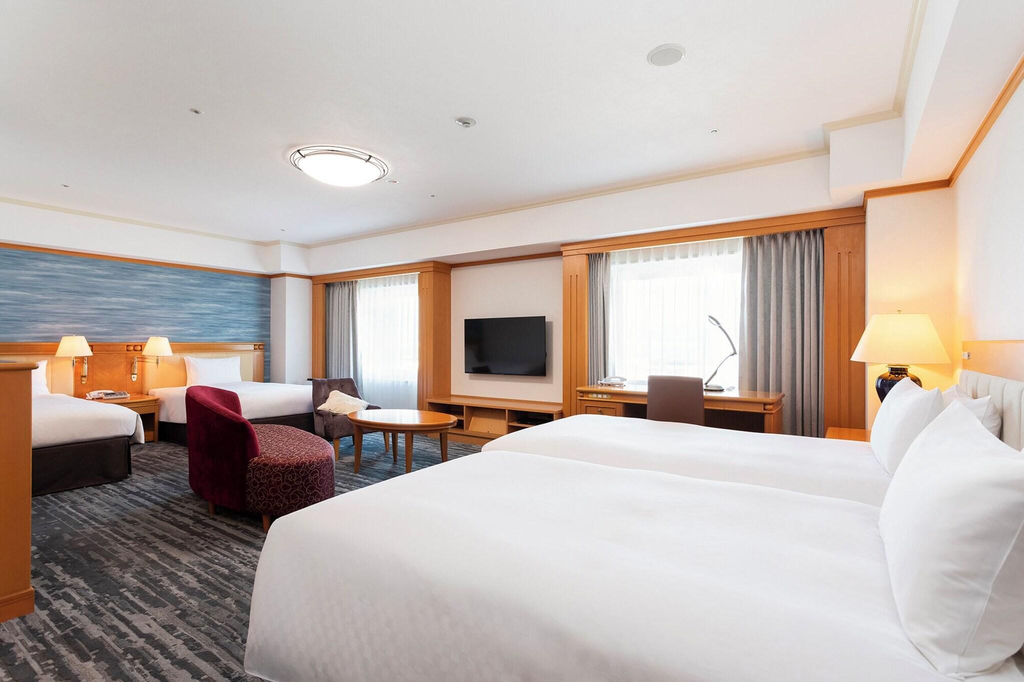 Quadruple Business Non Smoking