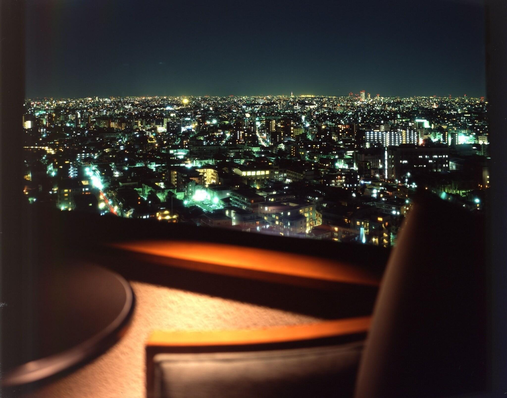 Double City View Queen Bed