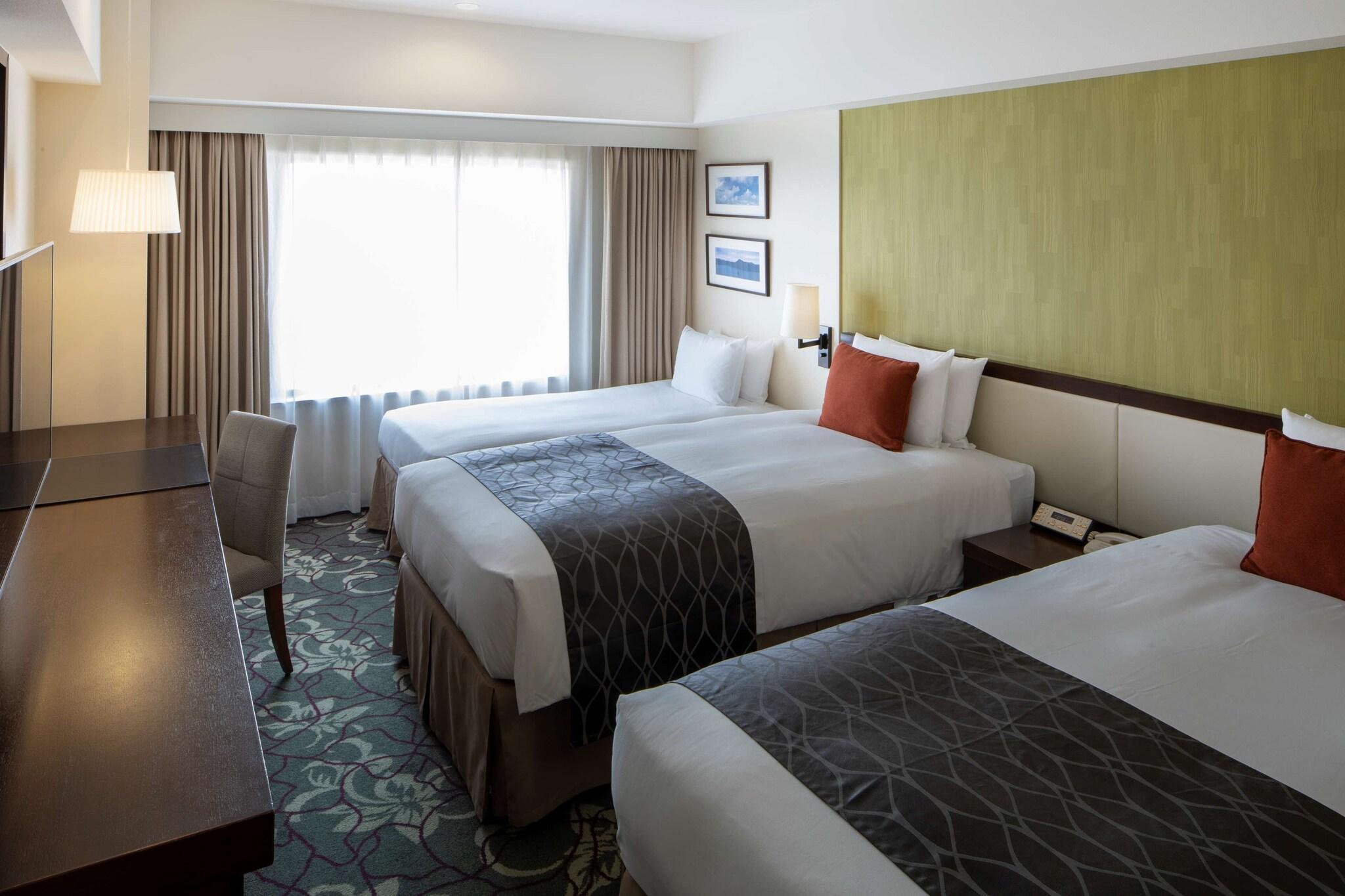 Double City View Queen Bed