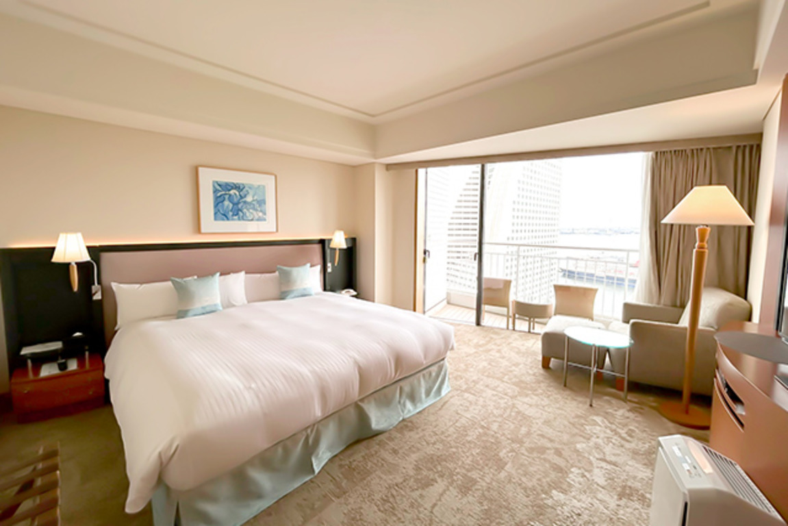 Double Bay View King Bed