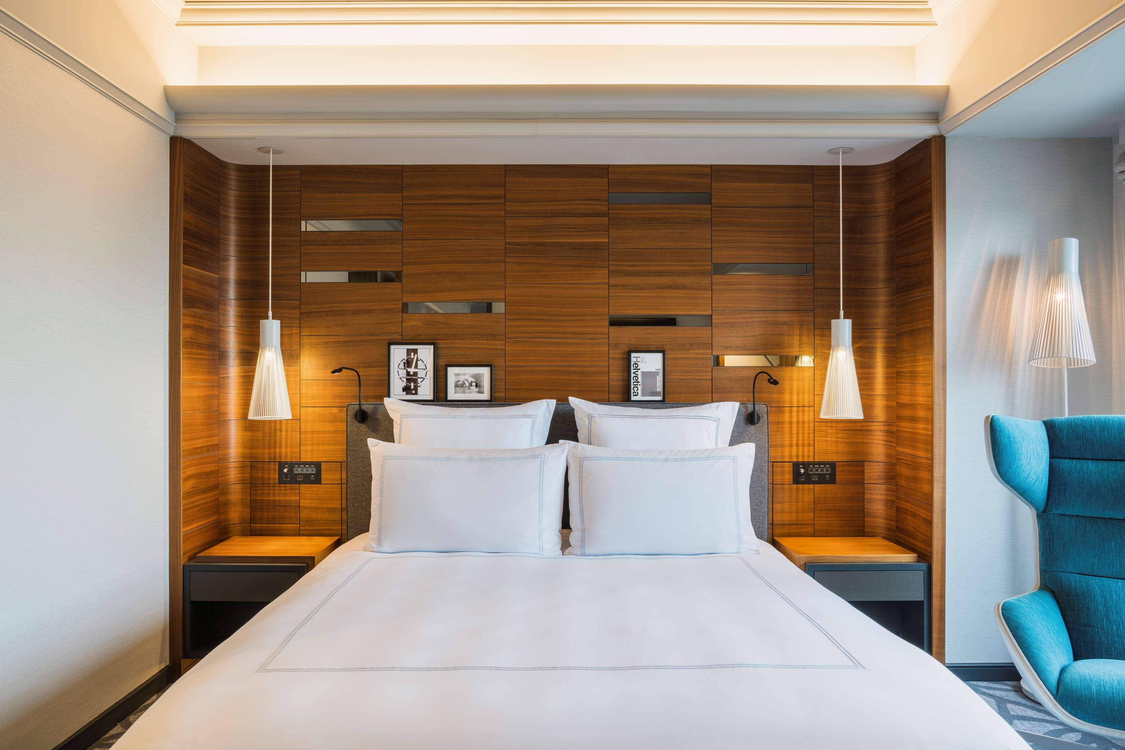 Suite Deluxe King Bed