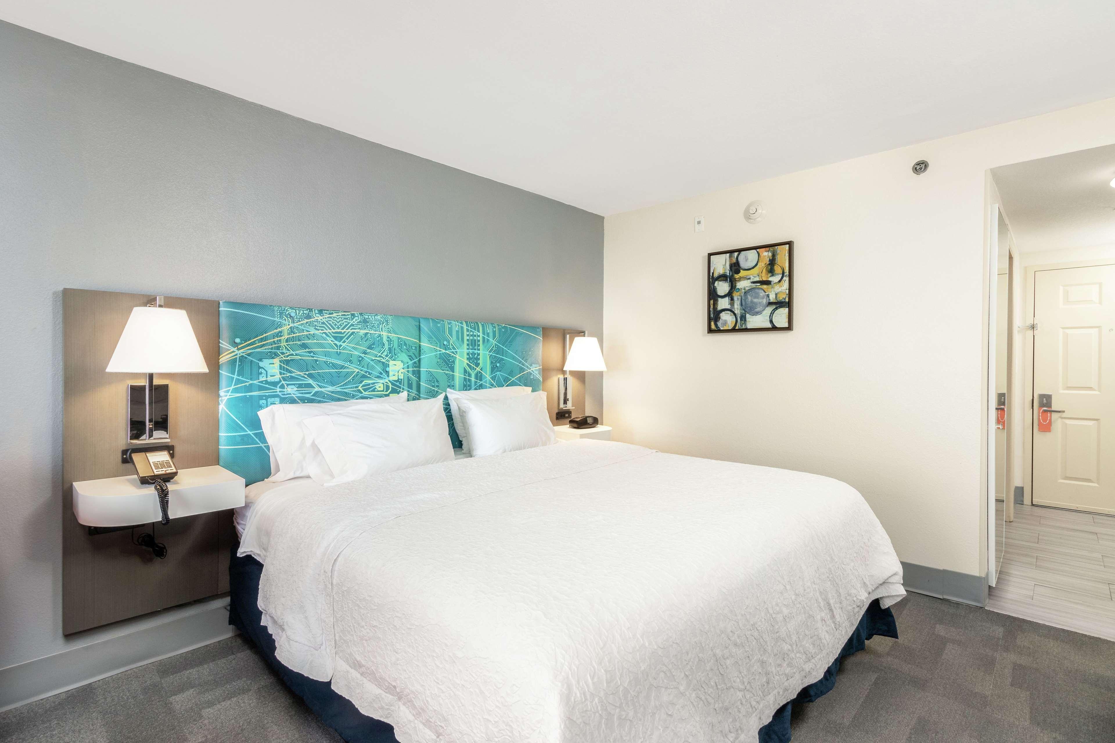 Double Partial Ocean View King Bed