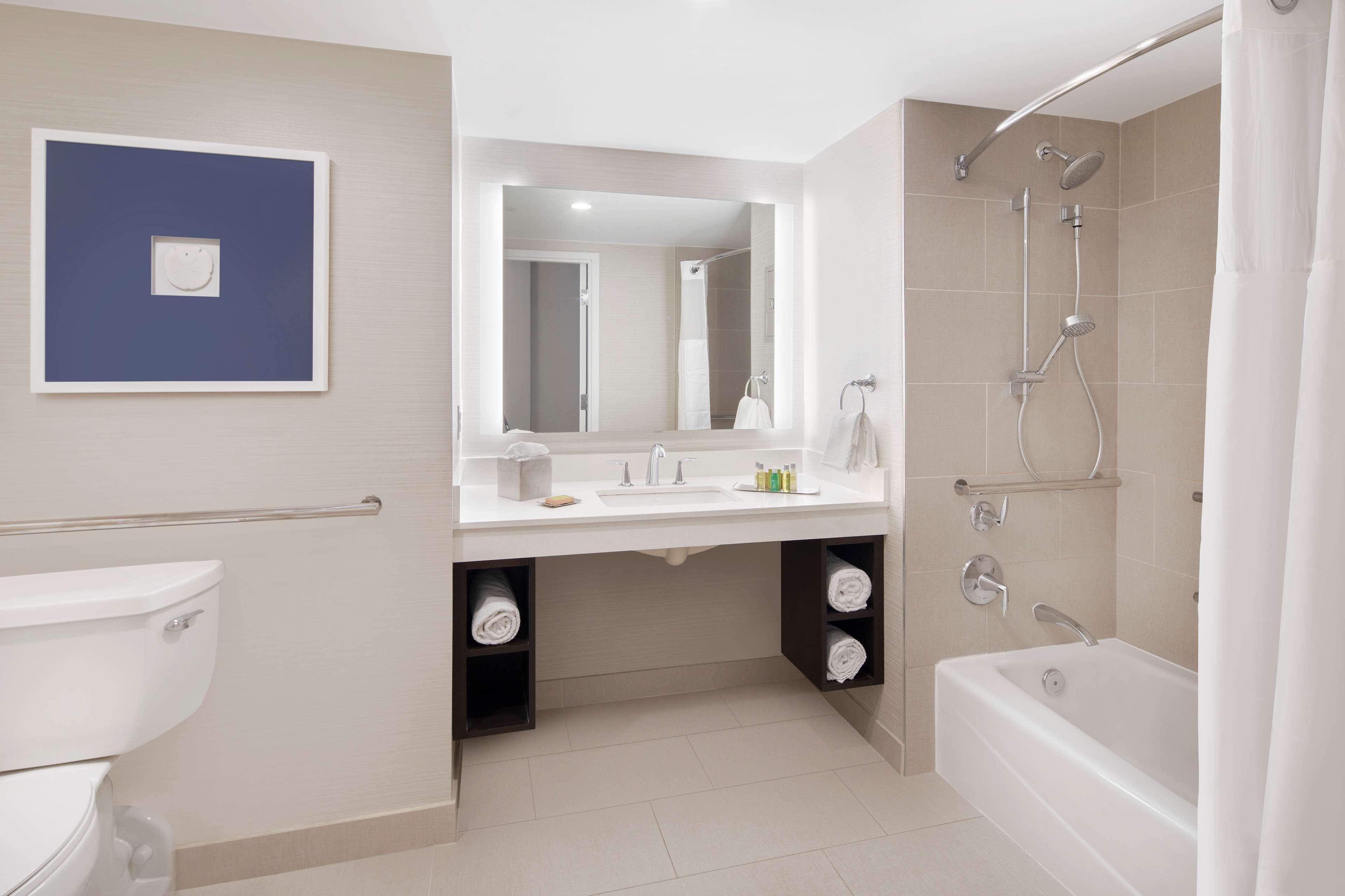 Junior Suite Queen Size Bed