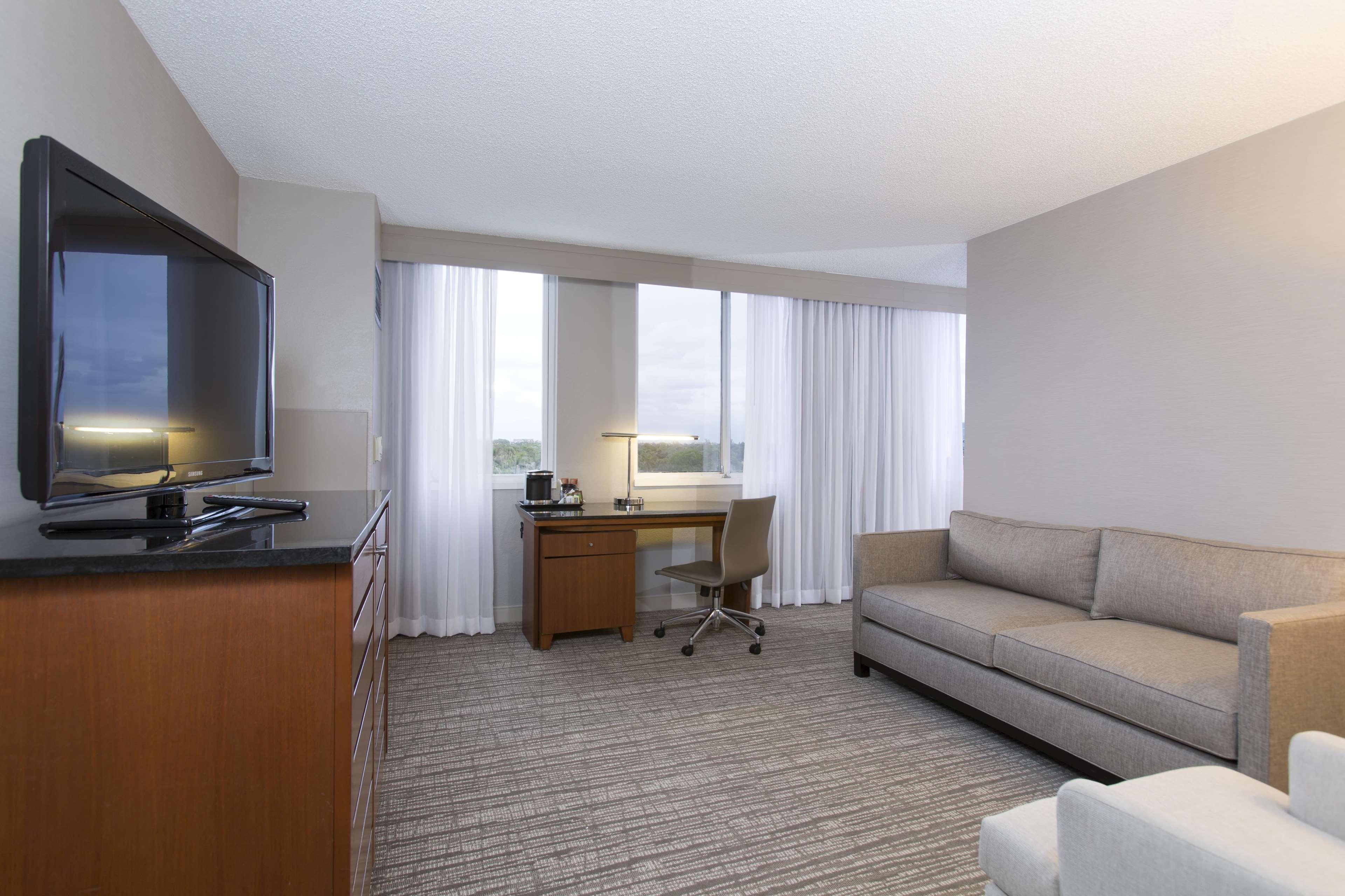 Junior Suite Queen Size Bed