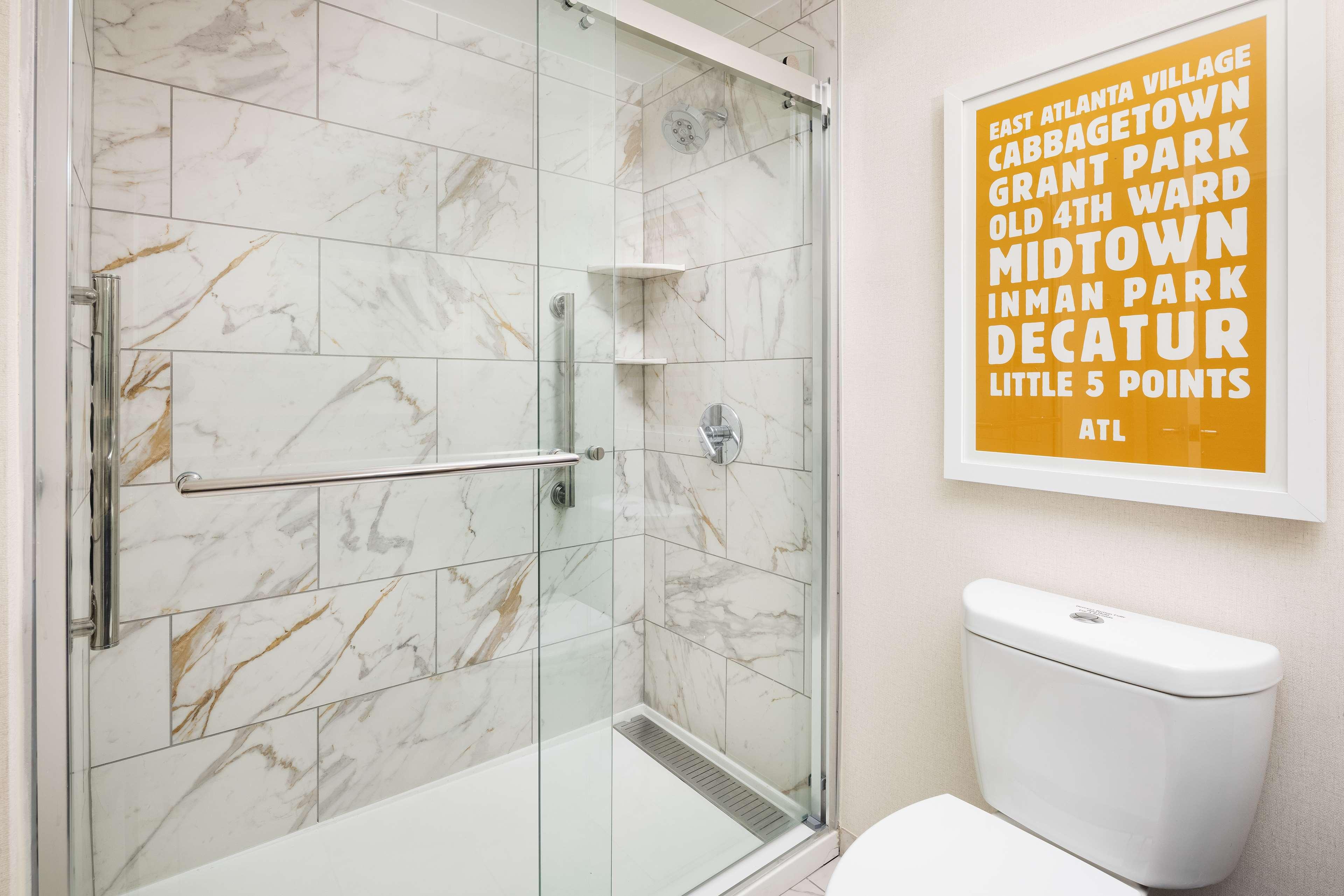 Suite City View King Bed