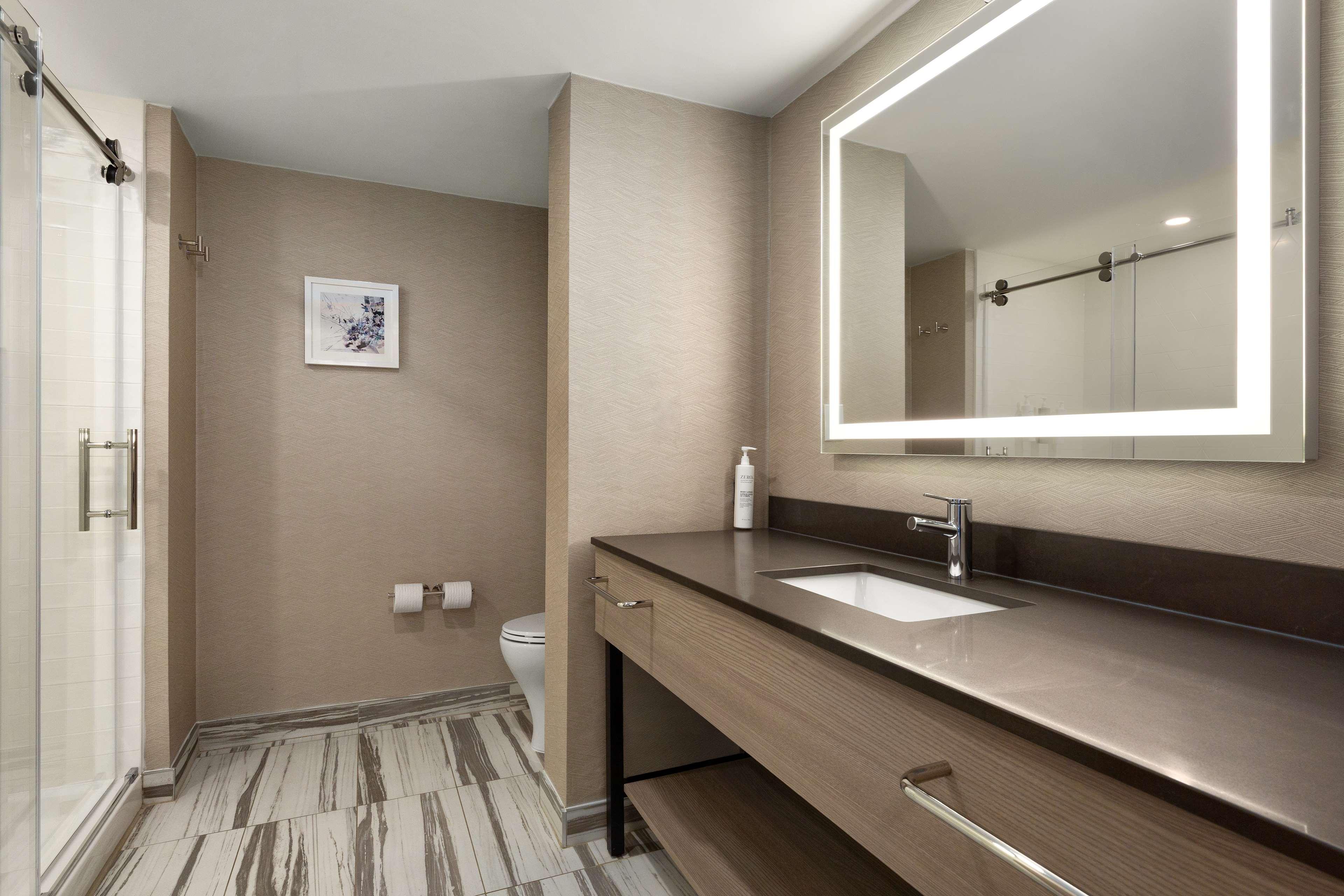 Double King Bed Non Smoking