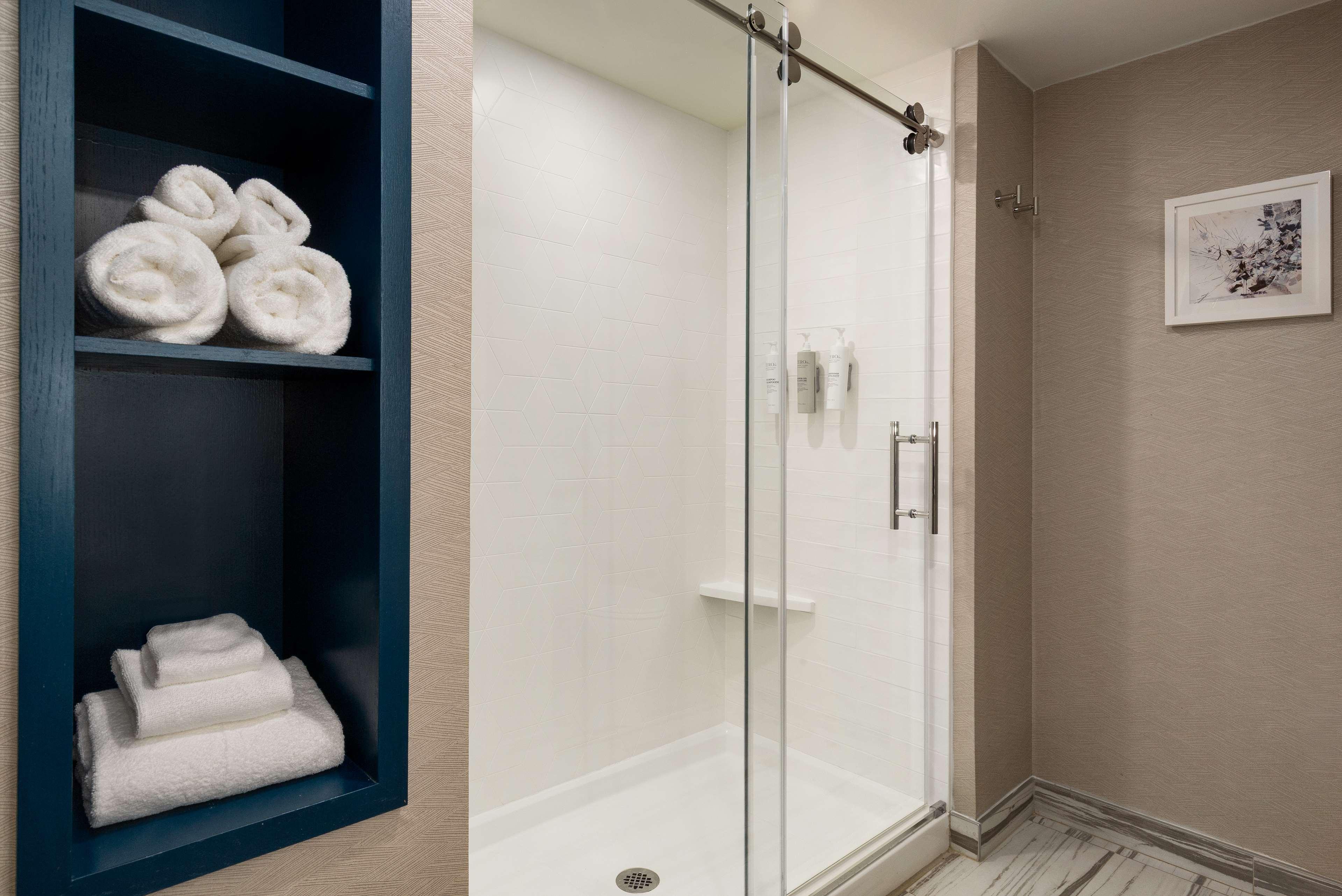 Double King Bed Non Smoking