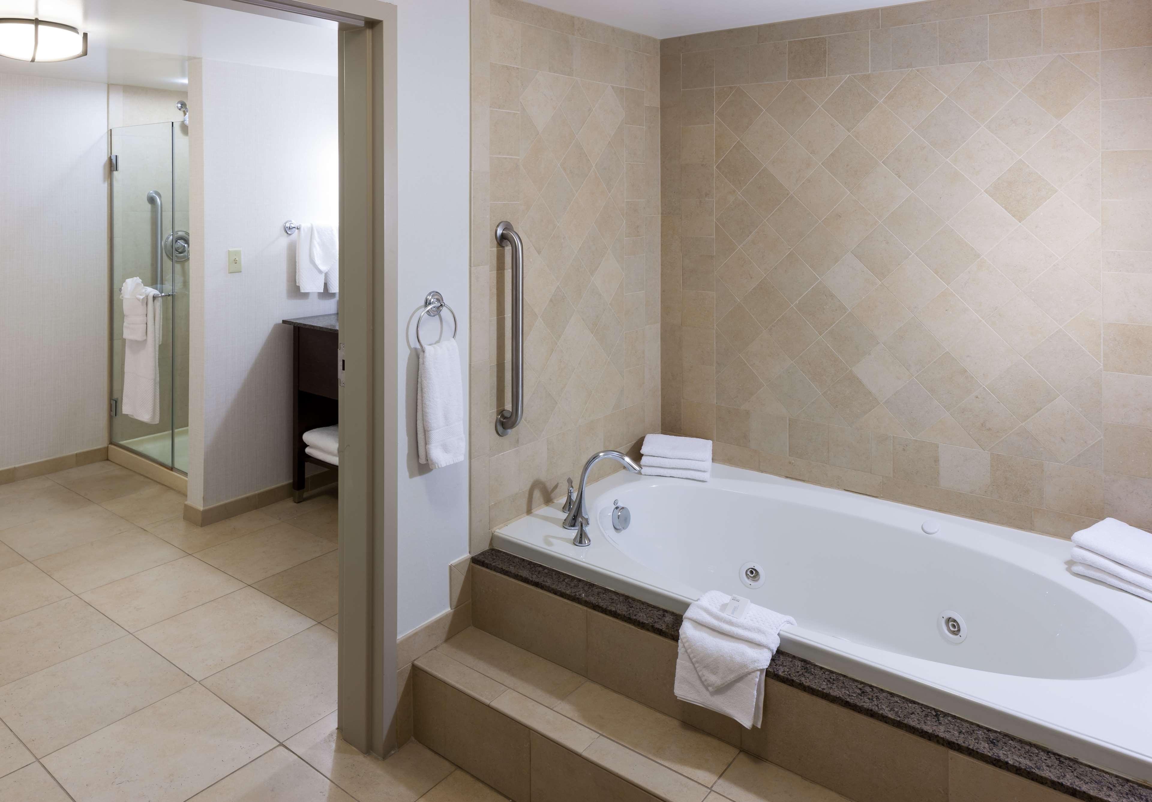 Suite King Size Bed