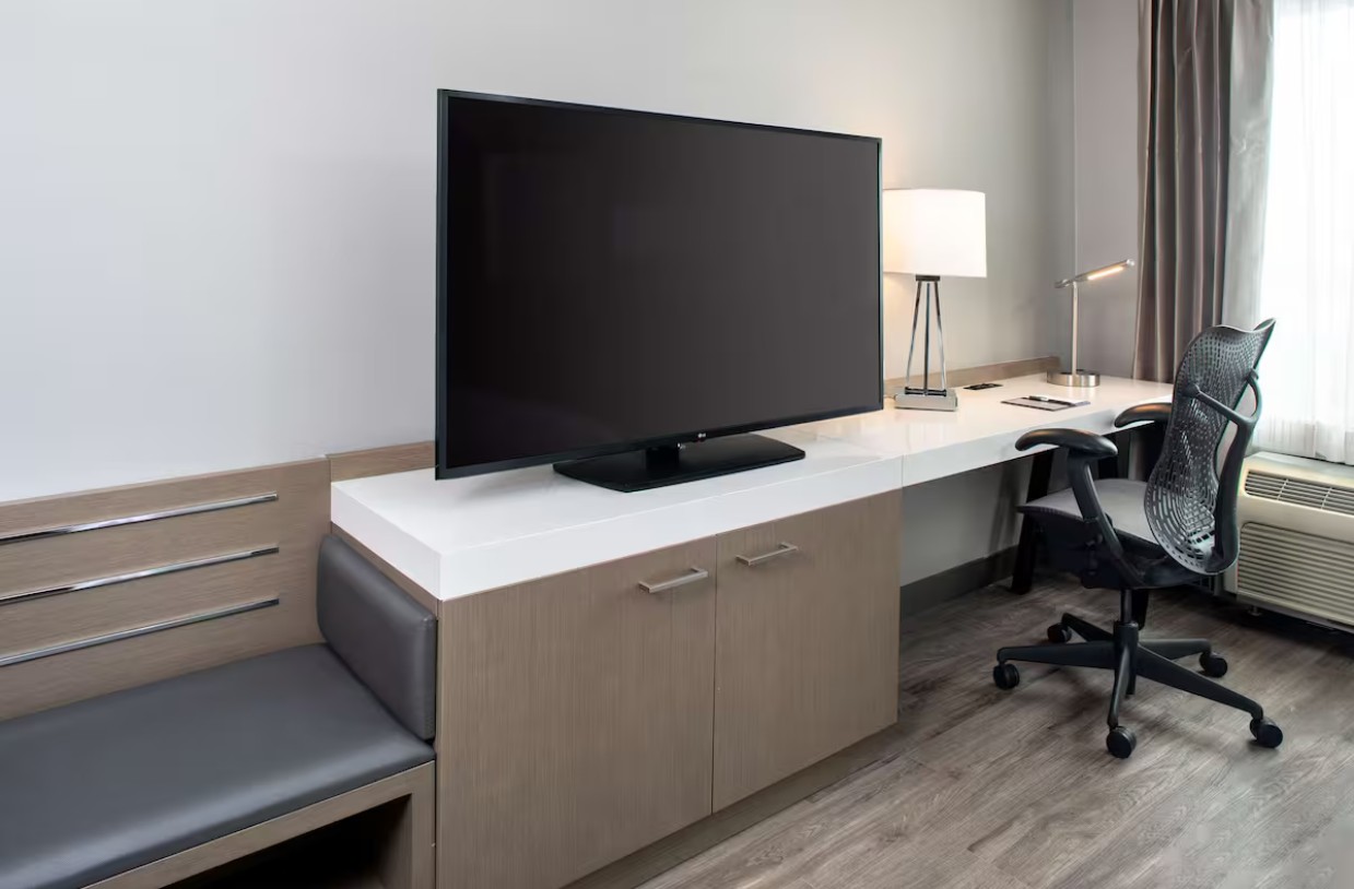 Suite King Size Bed