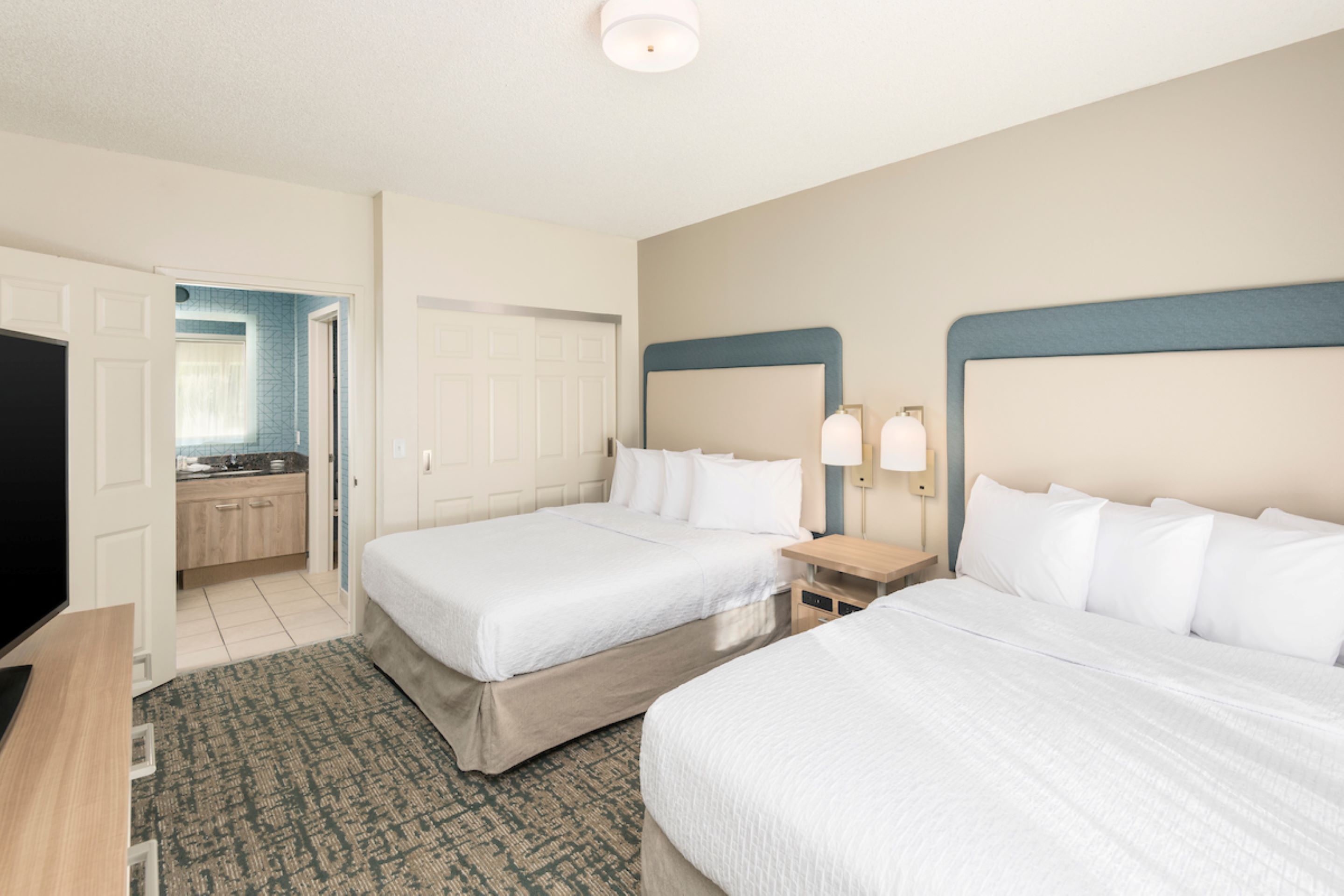 Suite Two Queen Beds One Bedroom