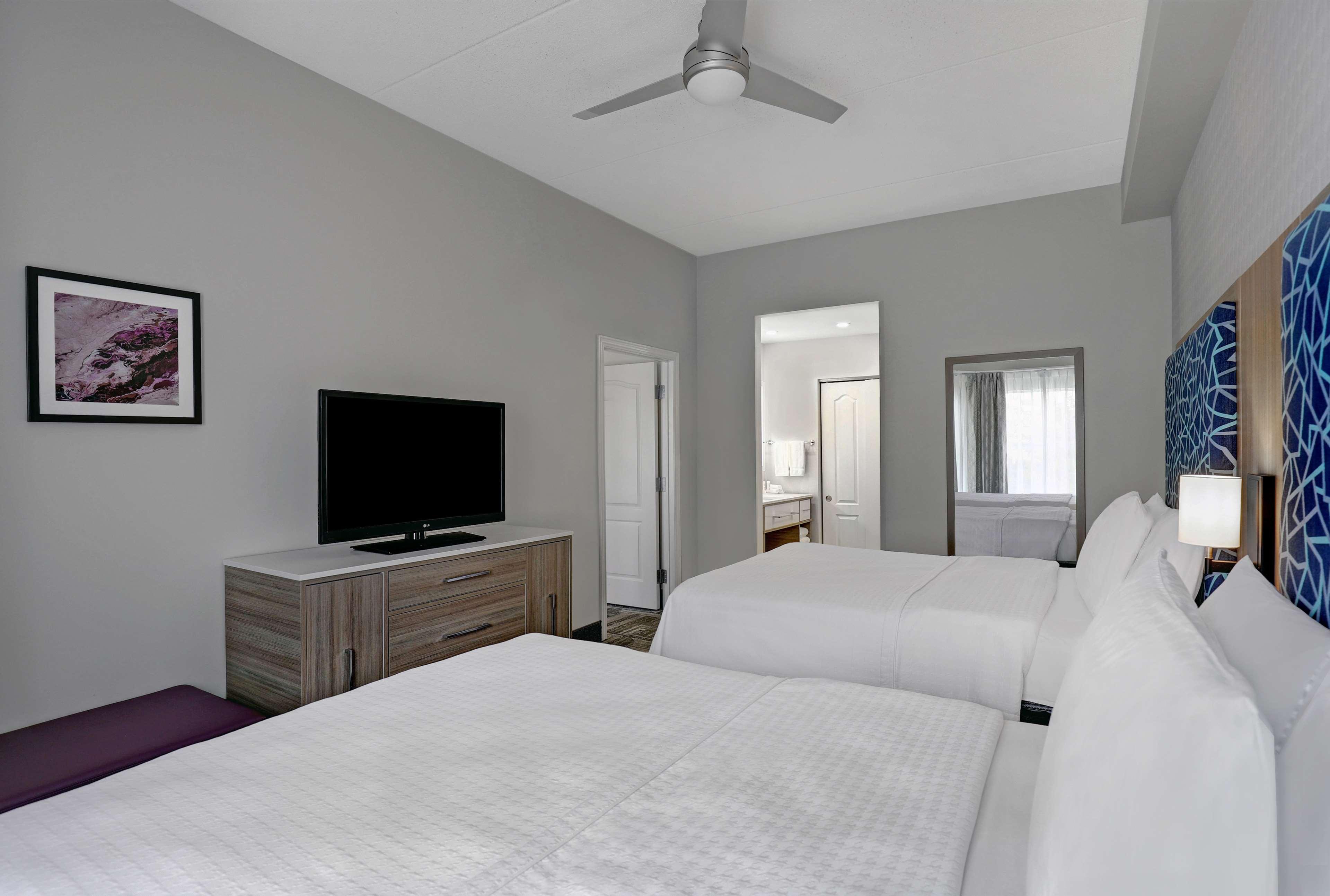 Suite Two Queen Beds One Bedroom