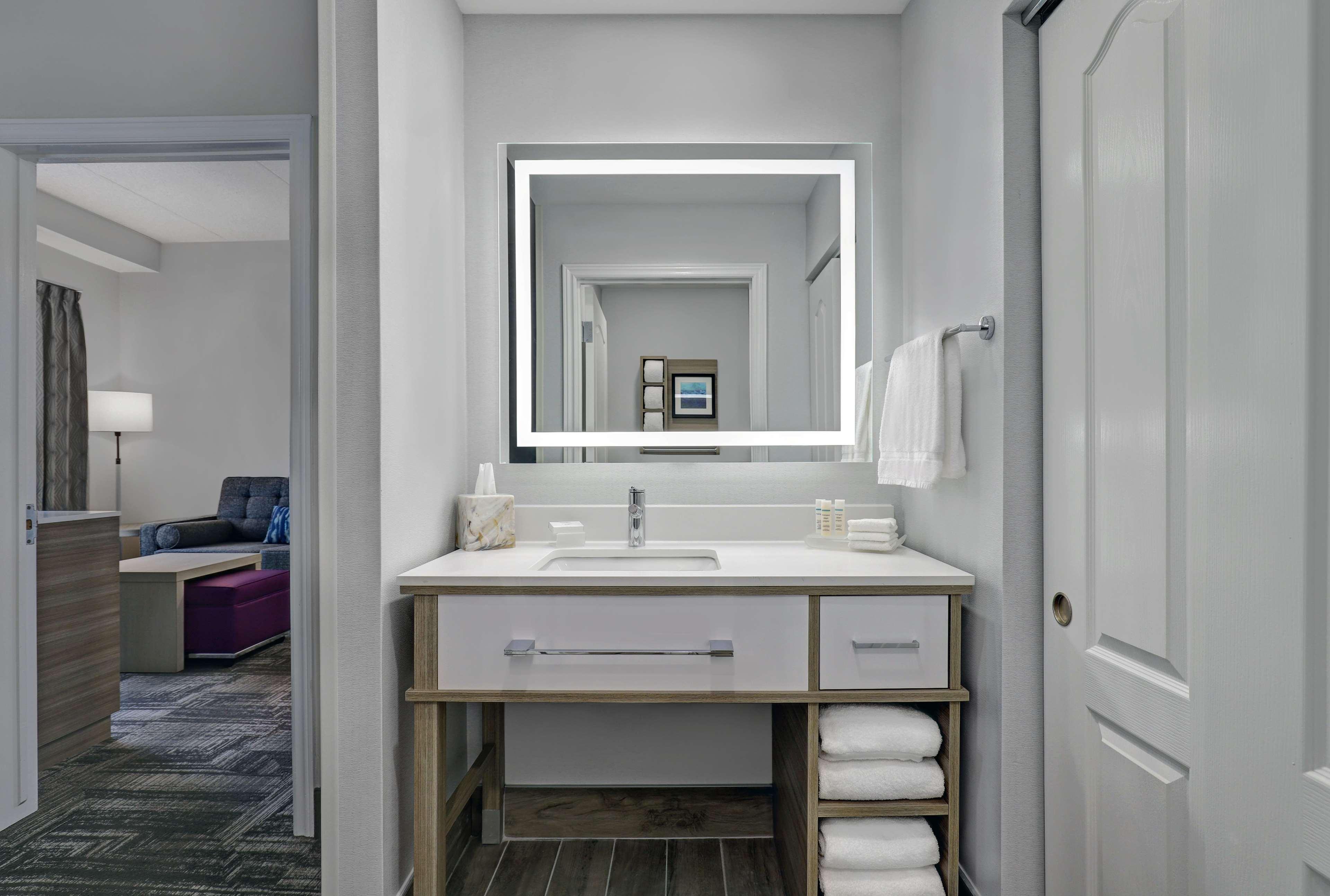 Suite Two Queen Beds One Bedroom