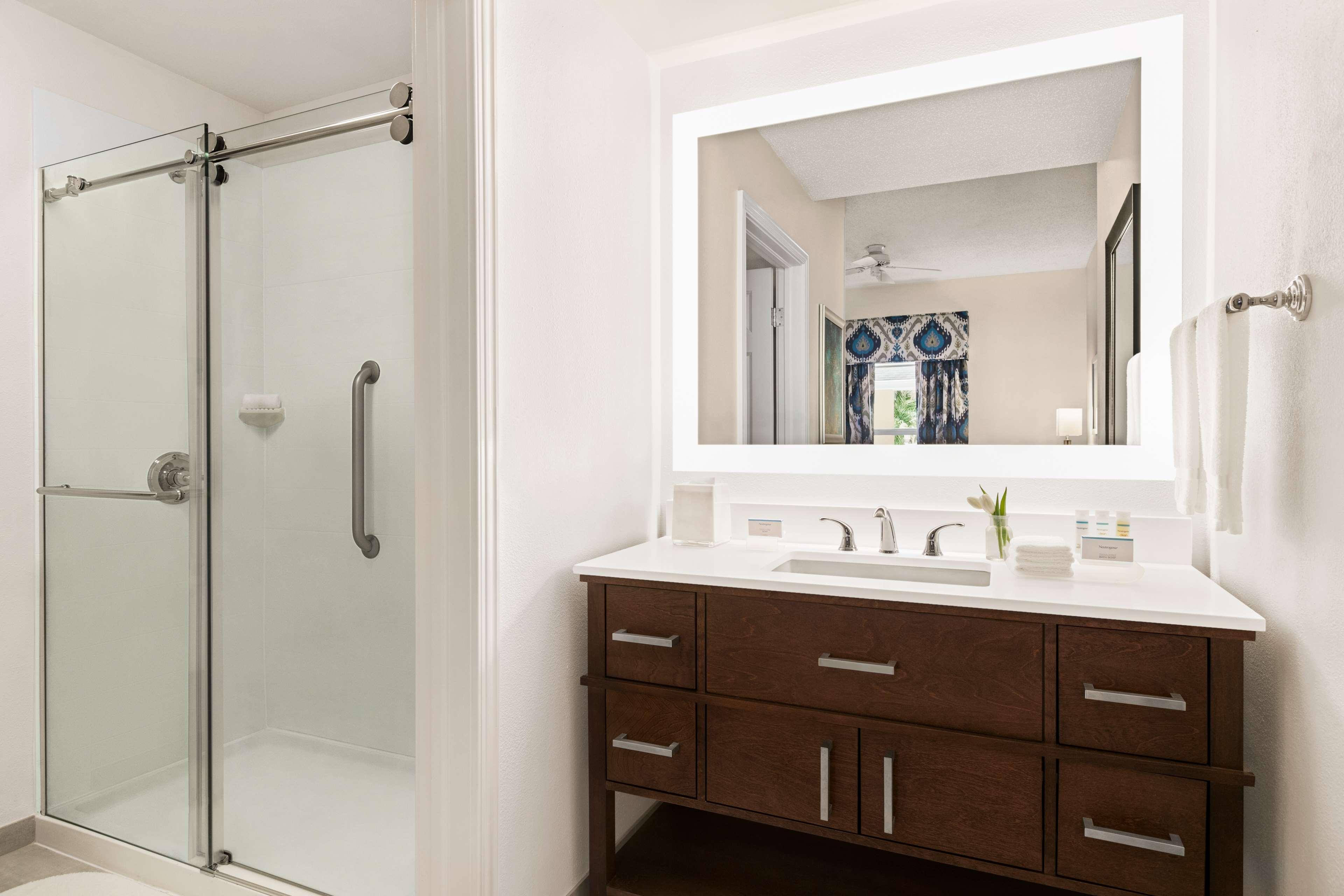 Suite Two Queen Beds One Bedroom