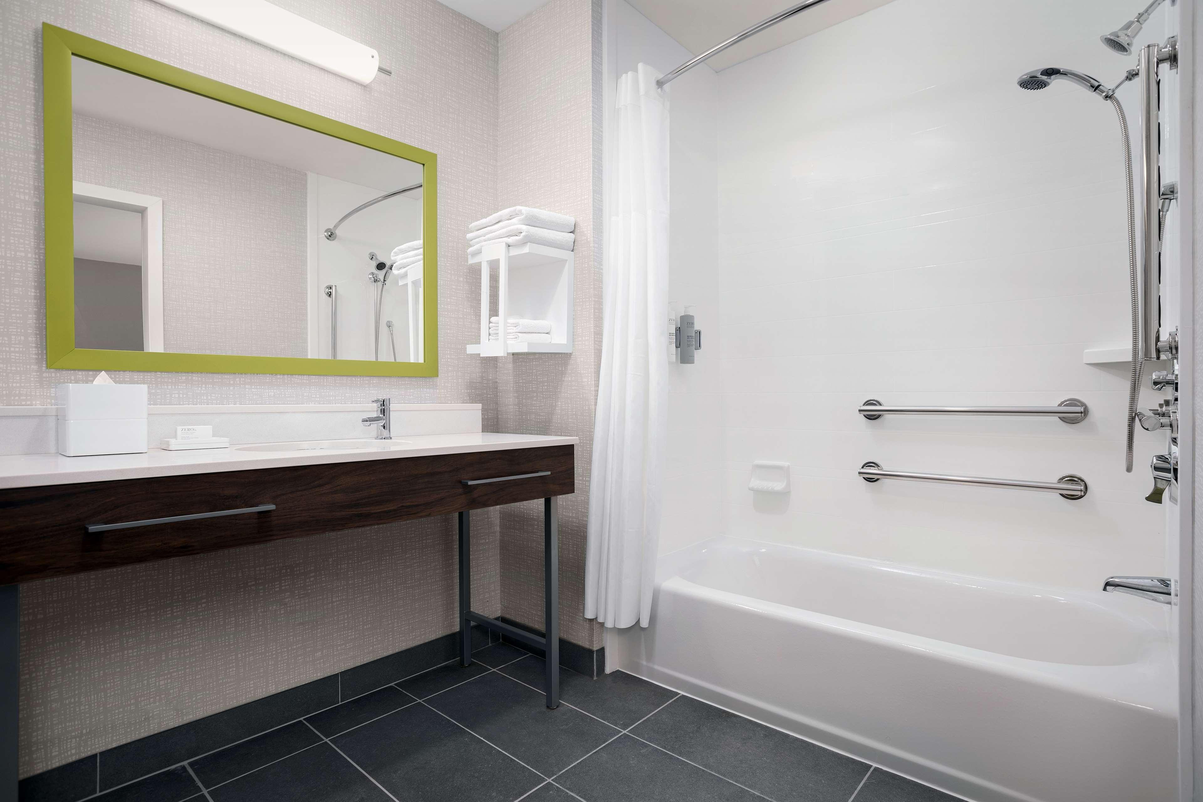 Studio Accessible-two Queen Beds