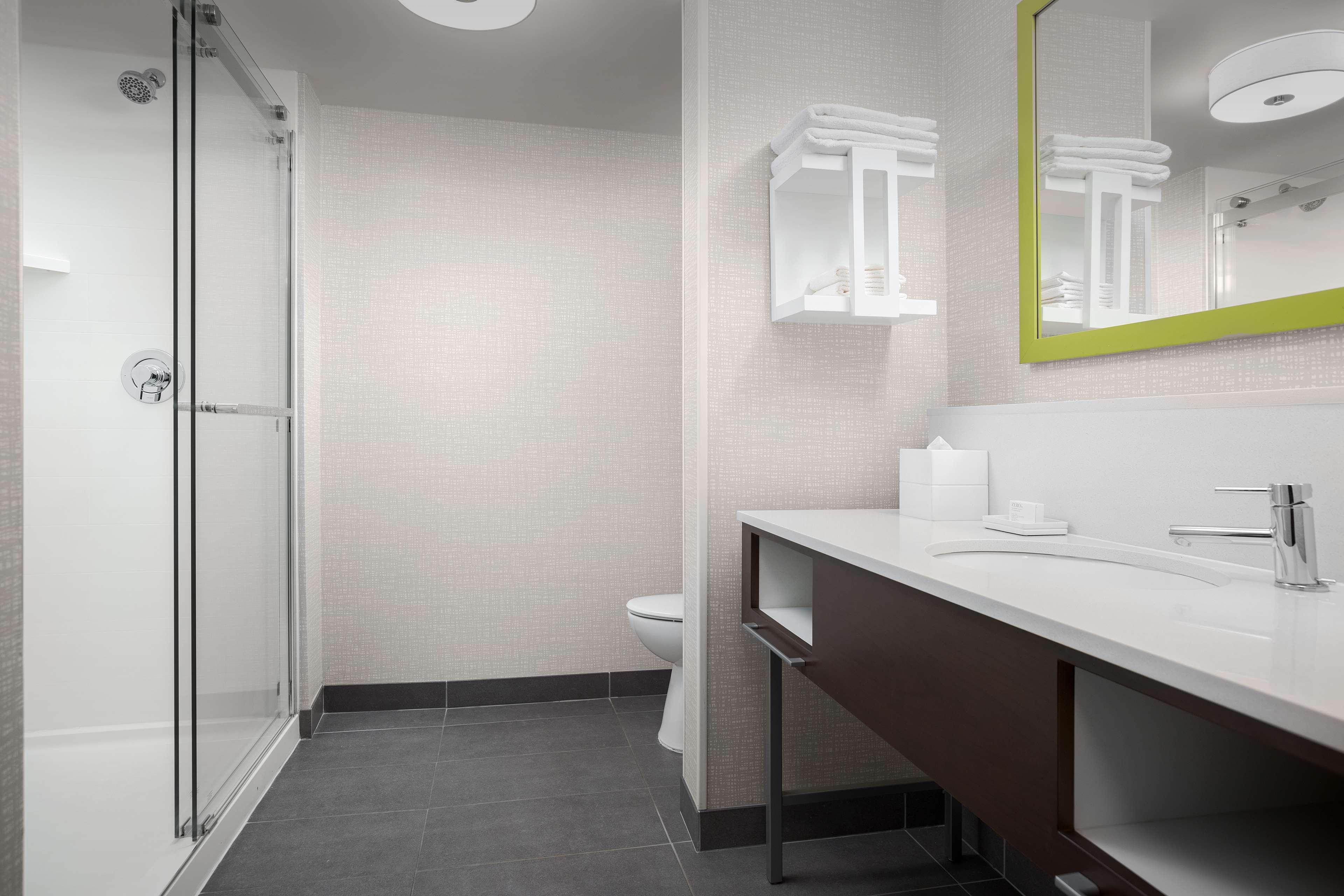 Double Deluxe King Bed