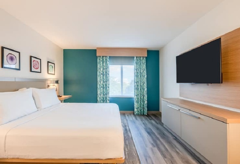 Double Accessible King Size Bed