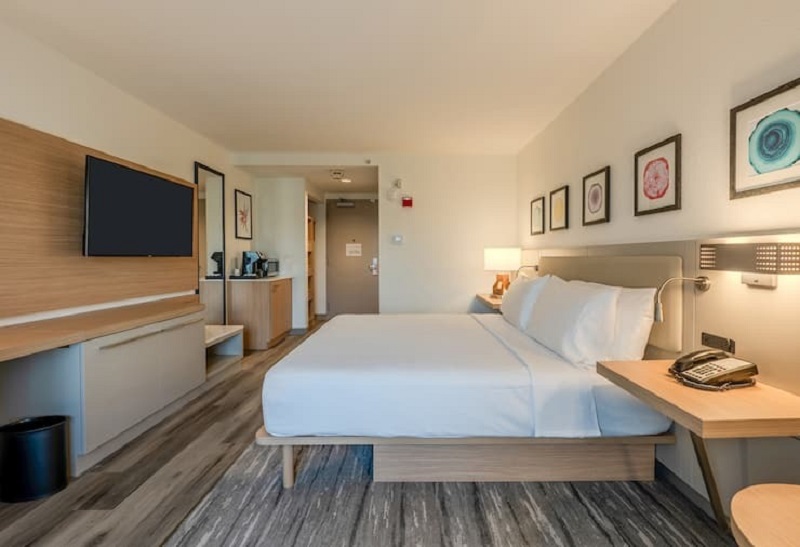 Double Accessible King Size Bed