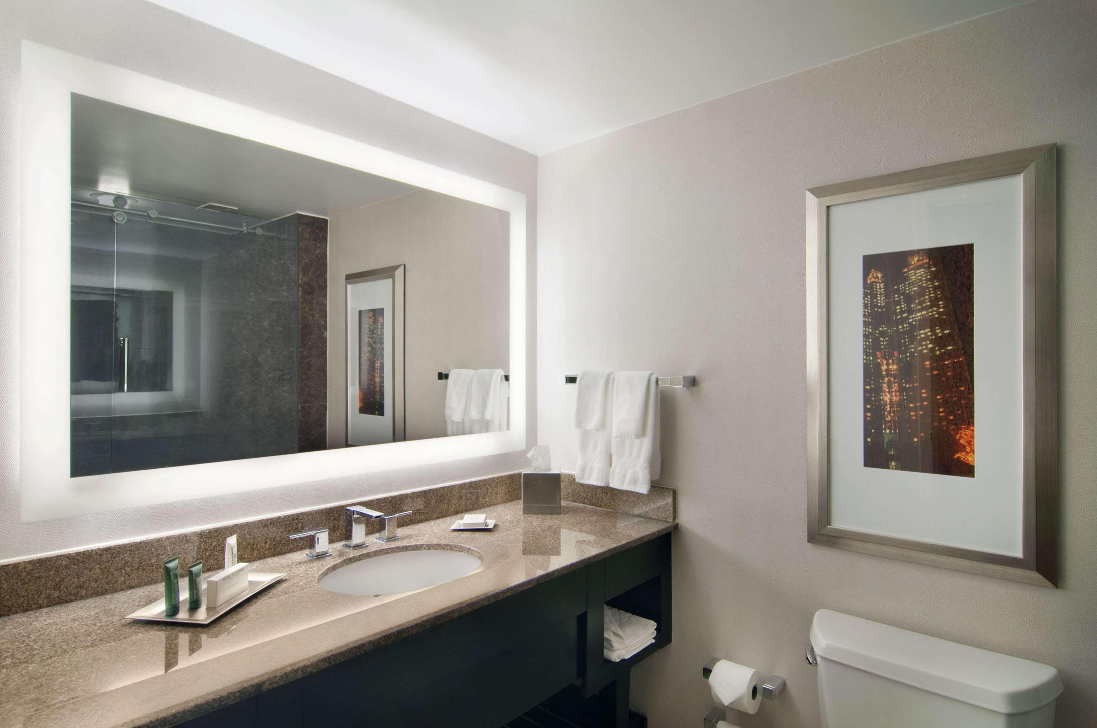 Junior Suite Accessible King Size Bed