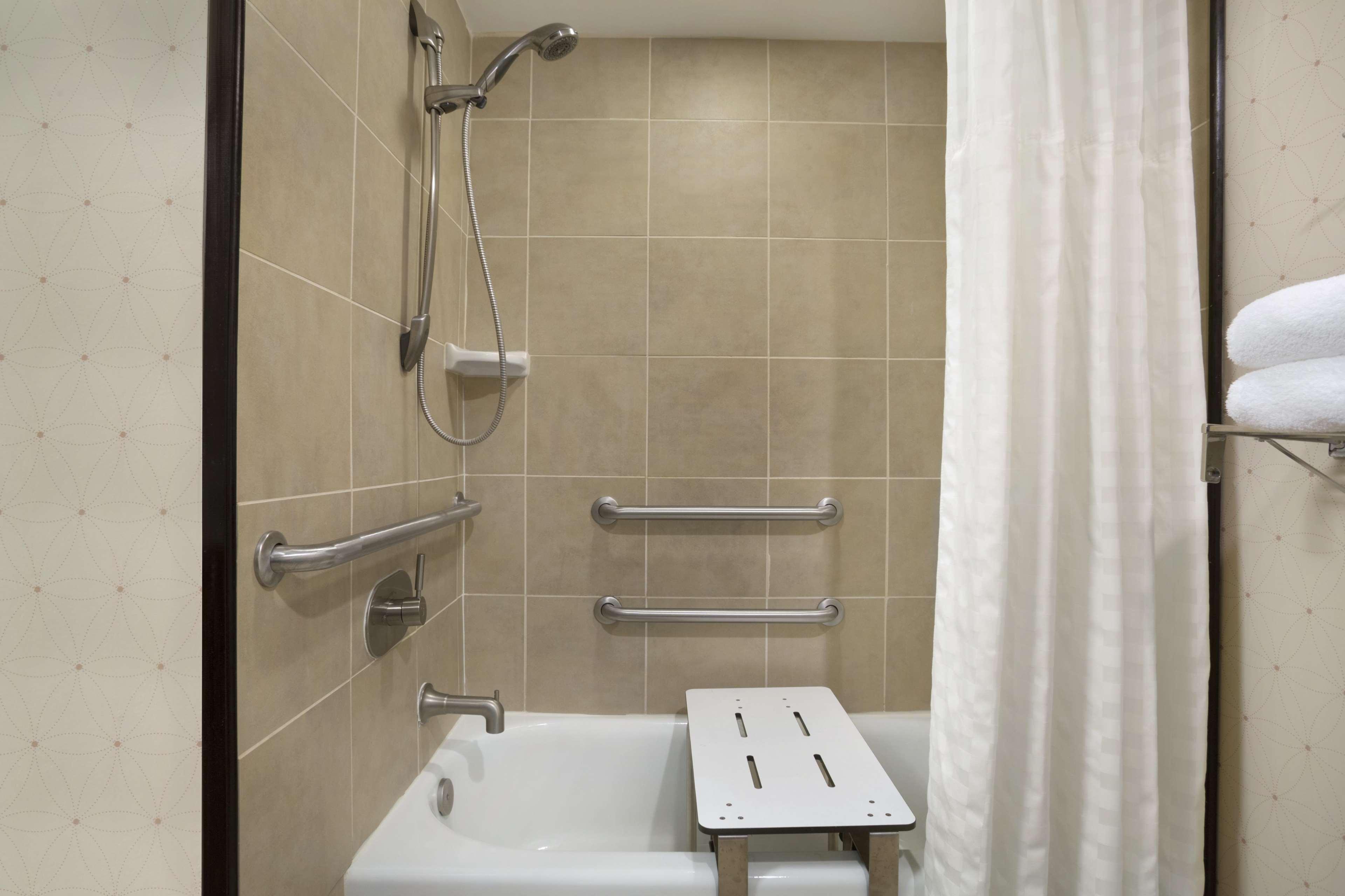 Double King Bed One Bedroom 