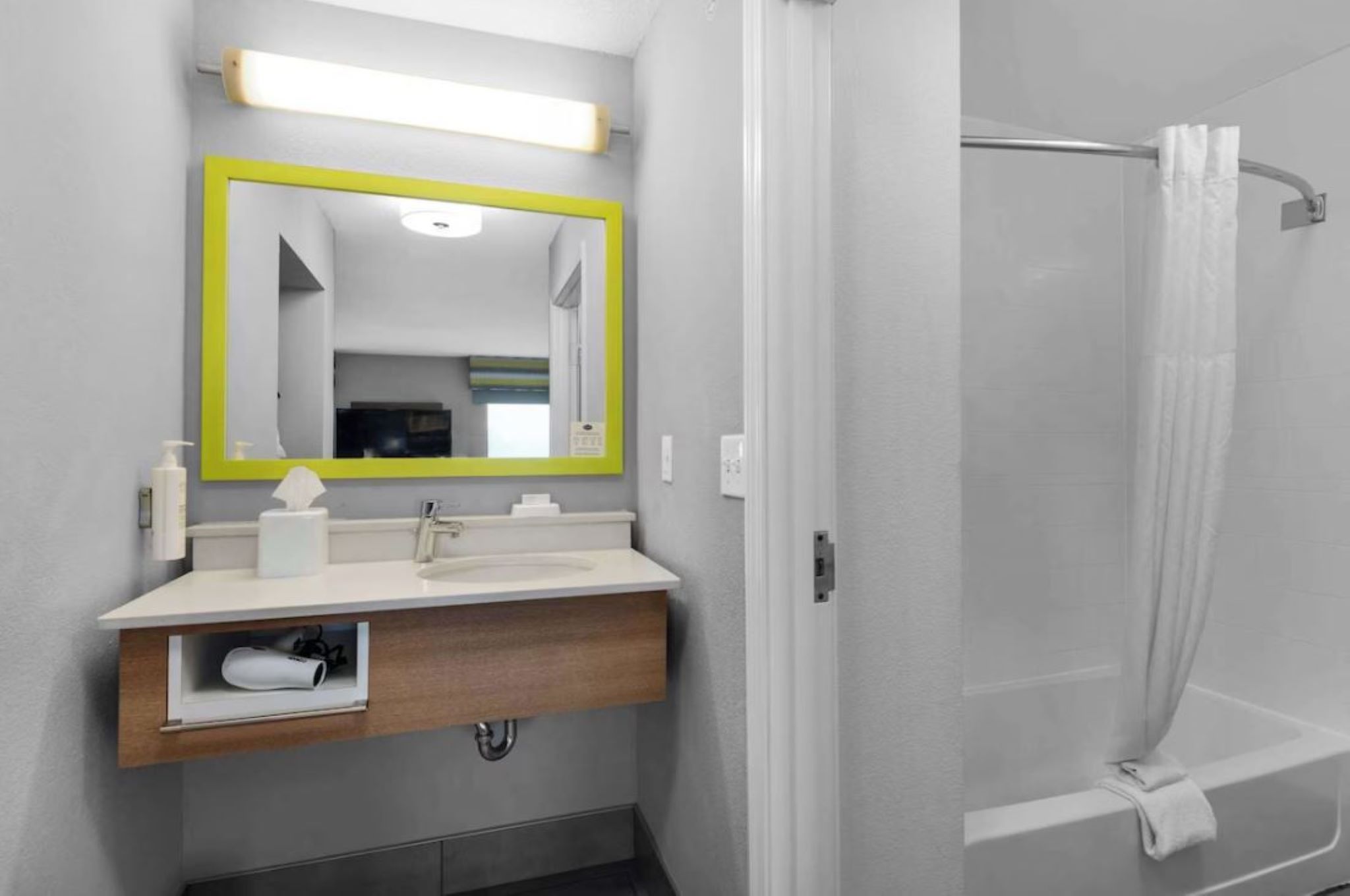 Double Two Queen Beds Non Smoking