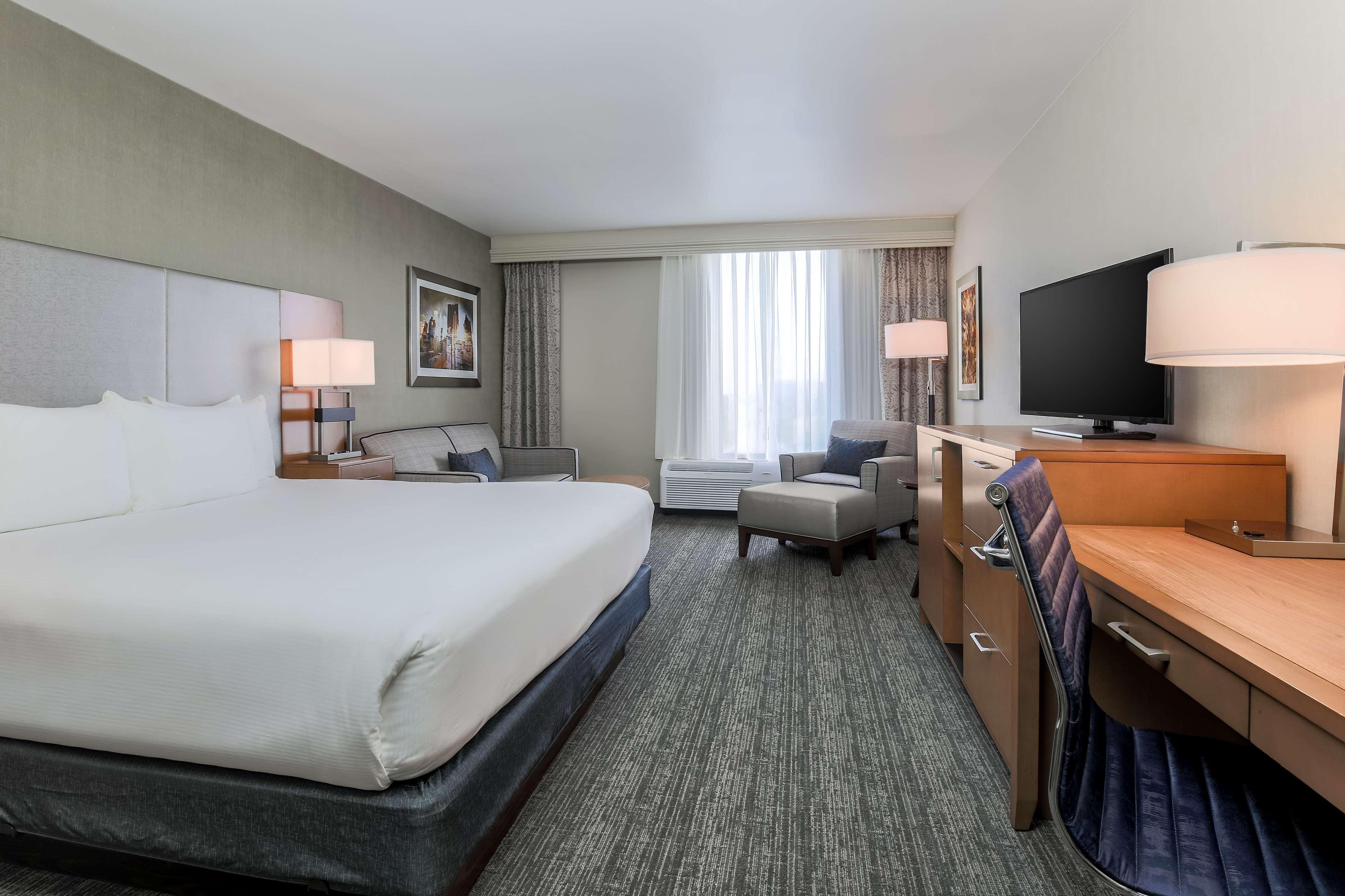 Room Accessible King Size Bed