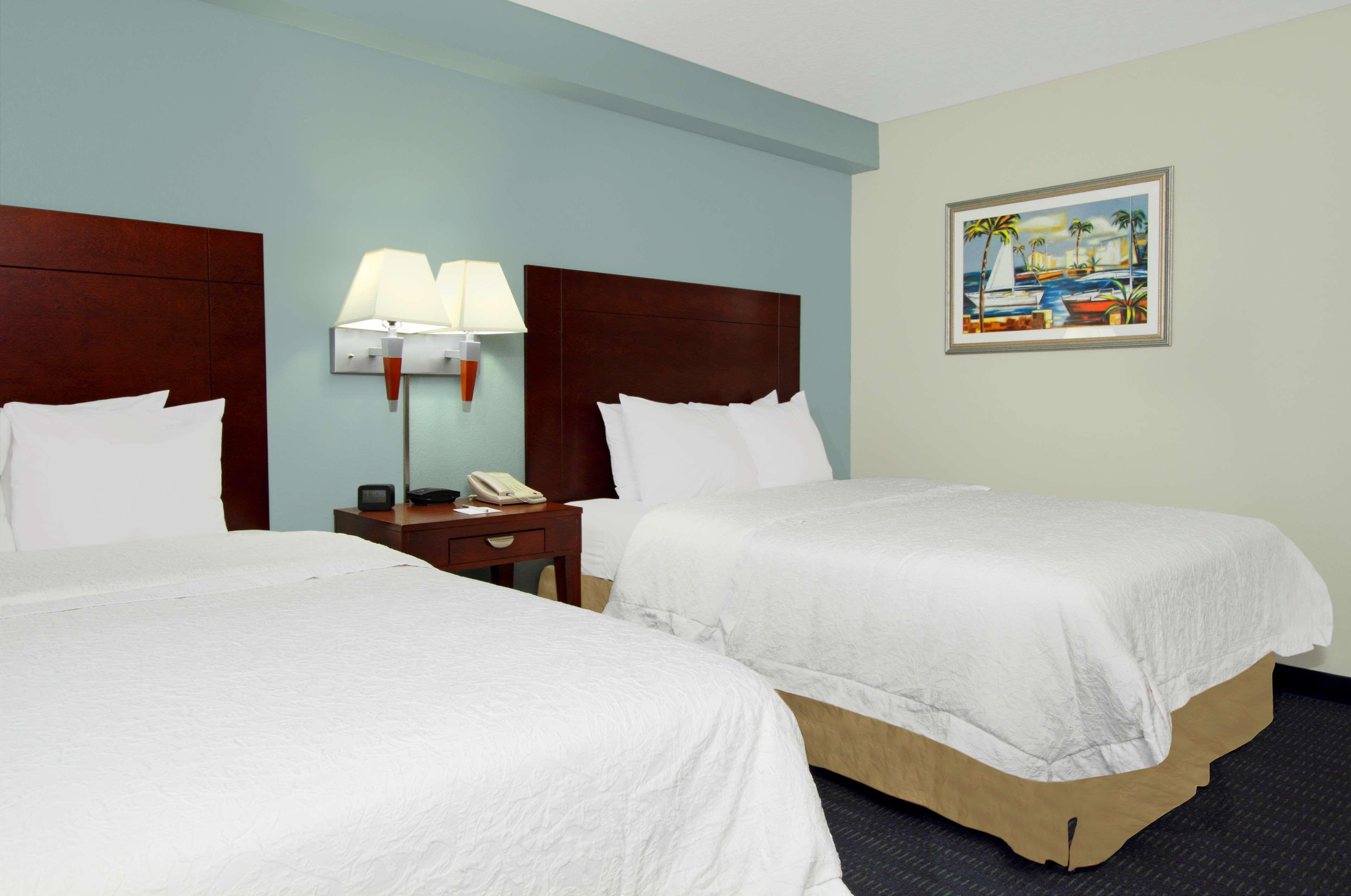 Studio Two Queen Beds Non Smoking