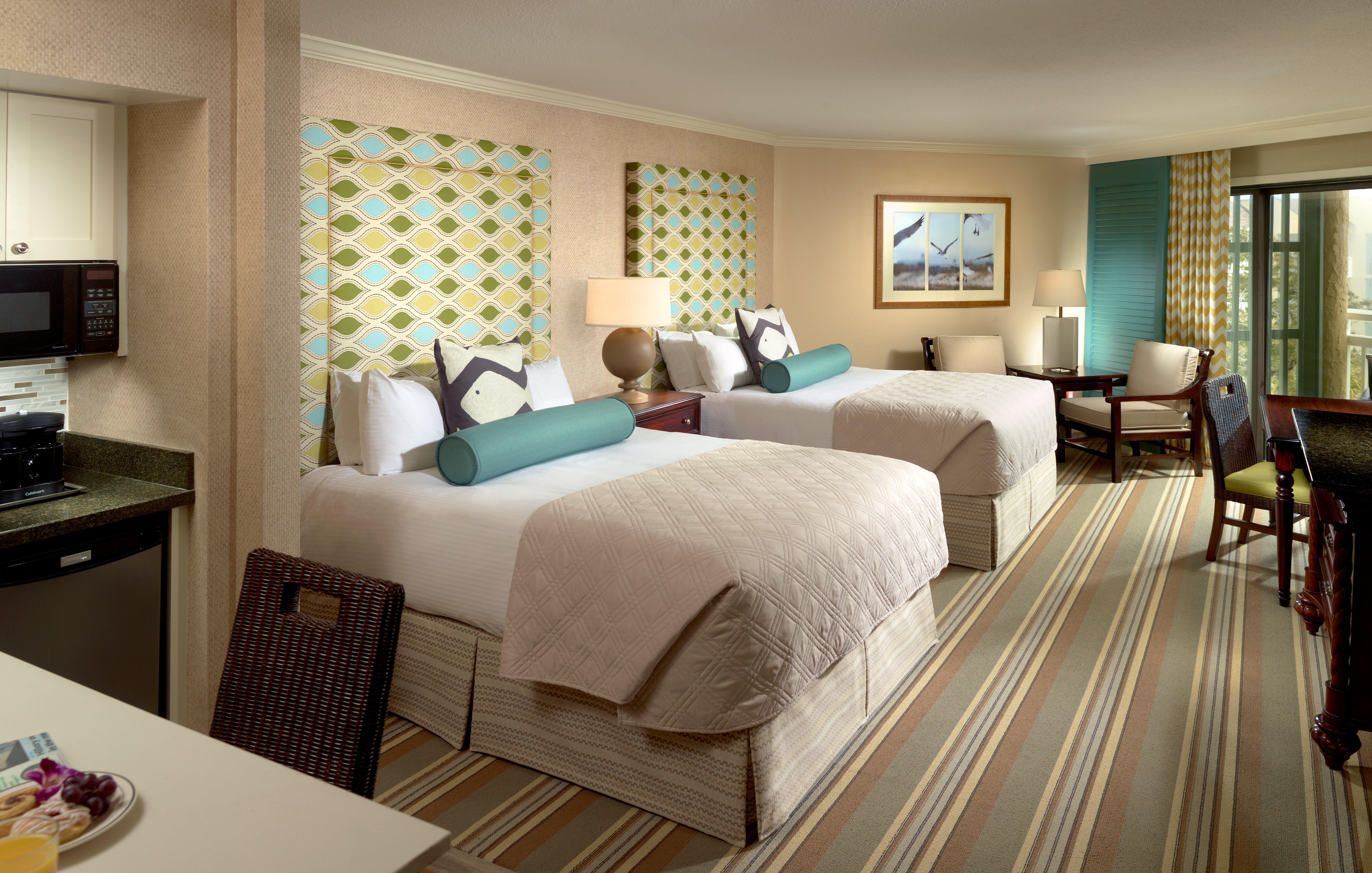 Studio Partial Ocean View Queen Bed