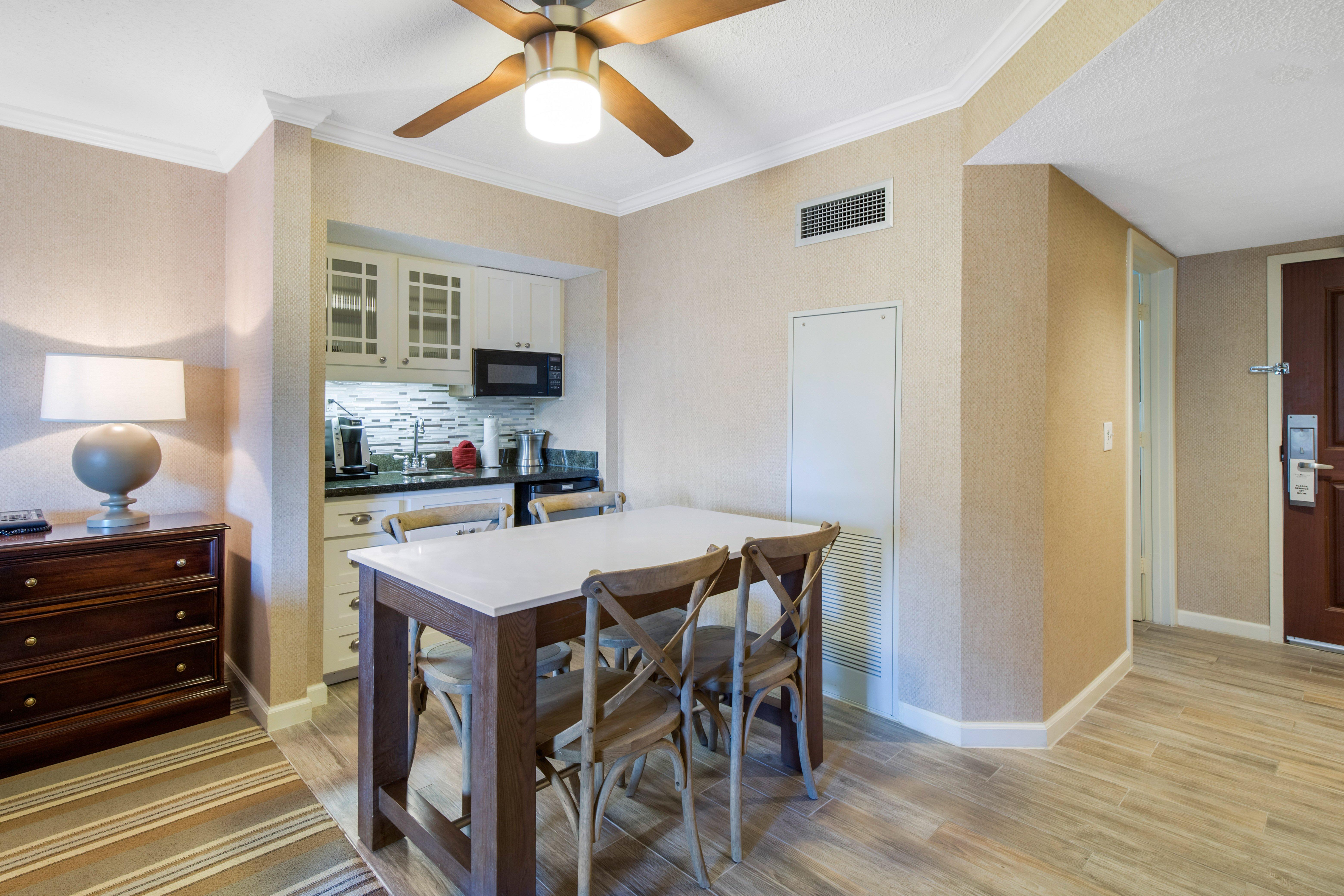 Studio Two Queen Beds