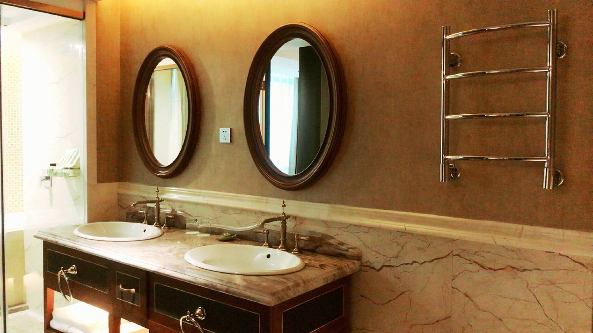 Family Room Superior