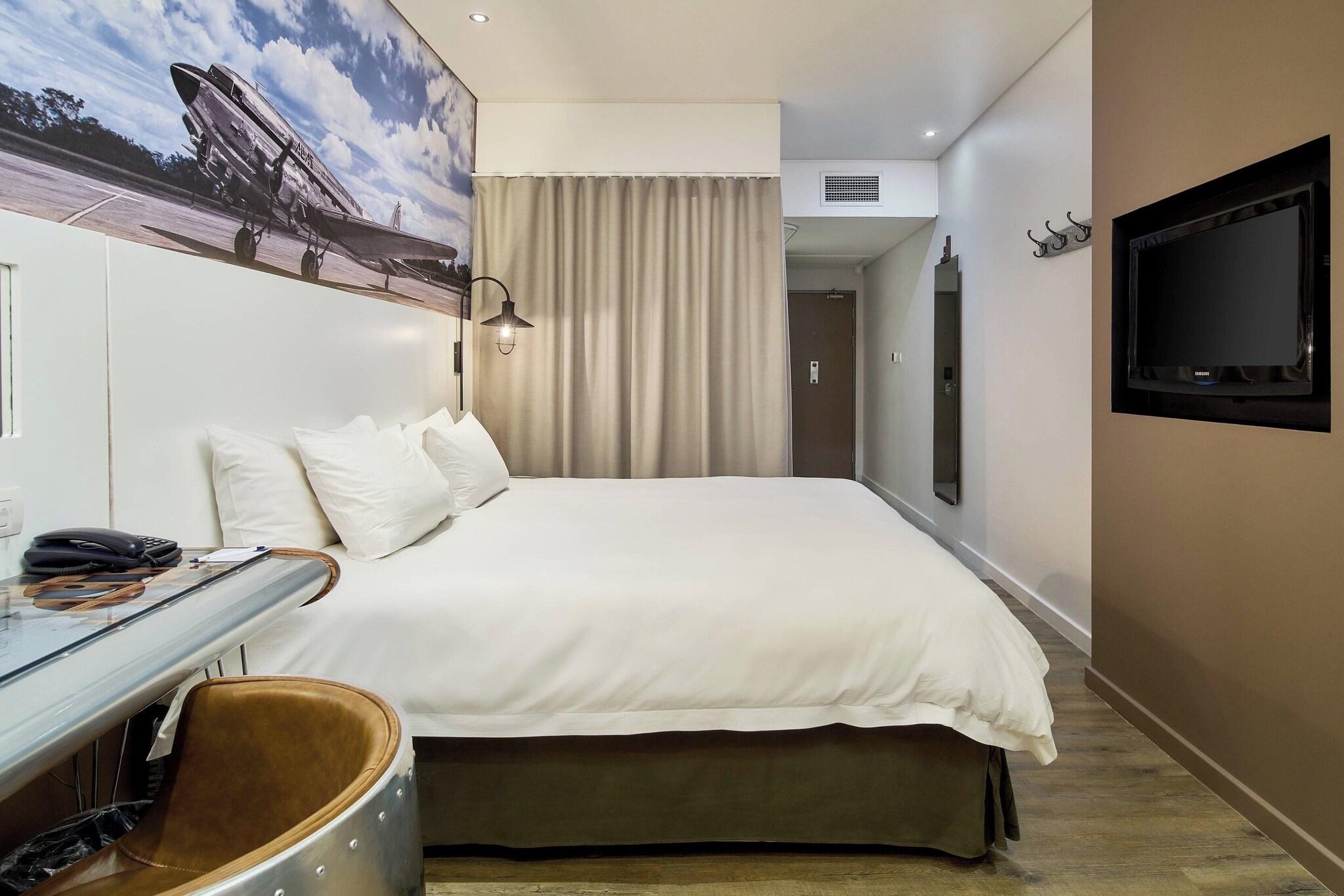 Double King Size Bed