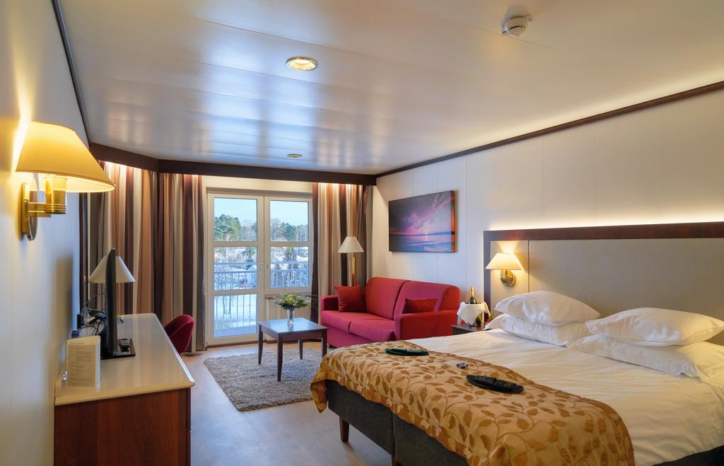 Twin Deluxe with Balcony