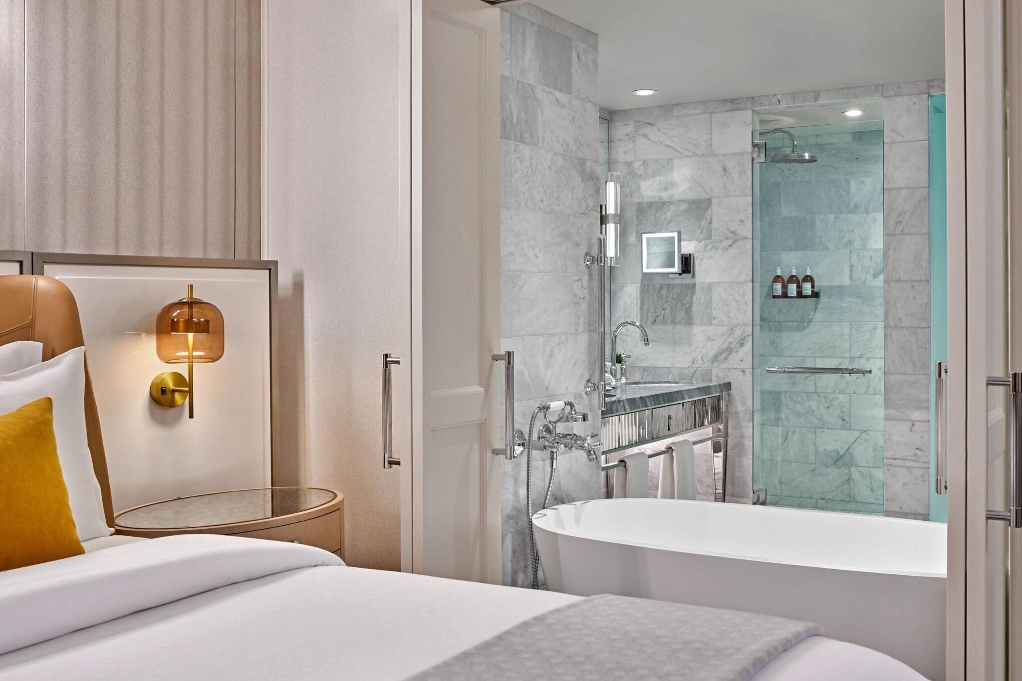 Double Deluxe King Bed