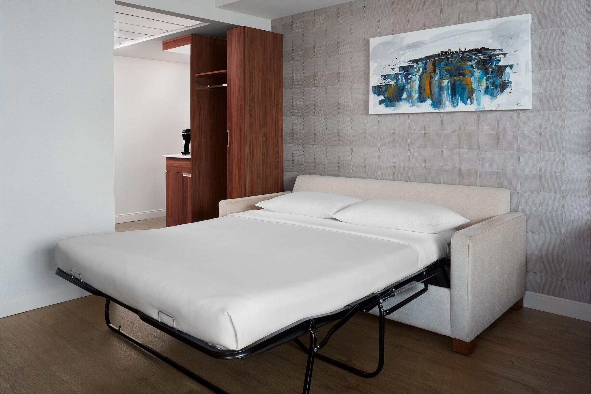 Double Deluxe King Bed