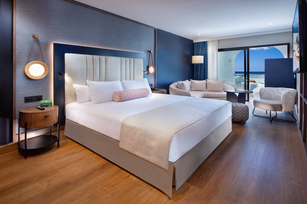 Junior Suite Pool View