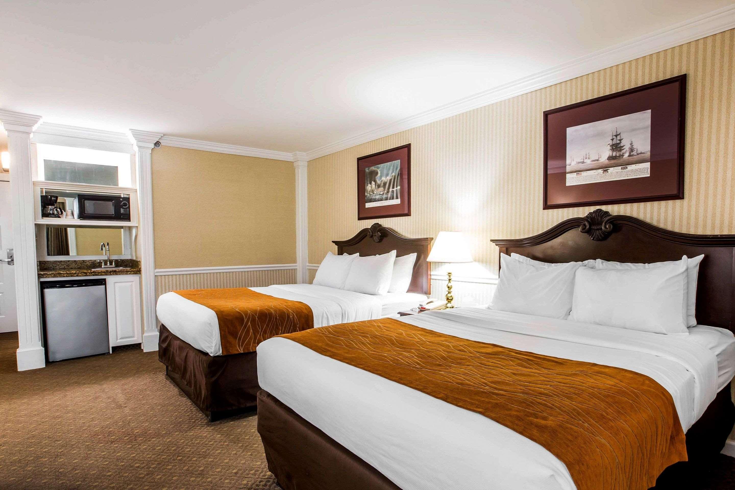 Double Two Queen Beds Non Smoking