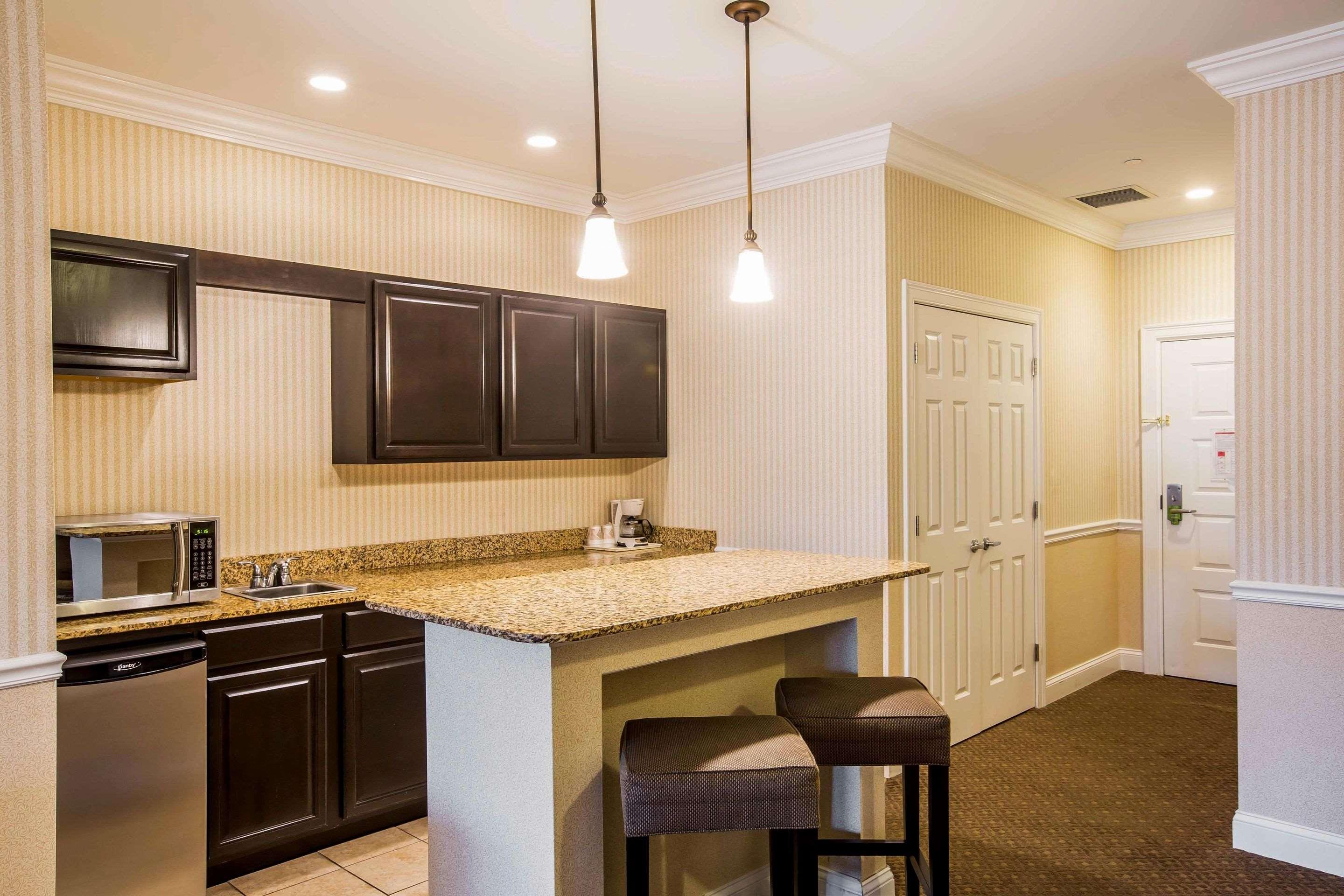 Double King Bed Non Smoking