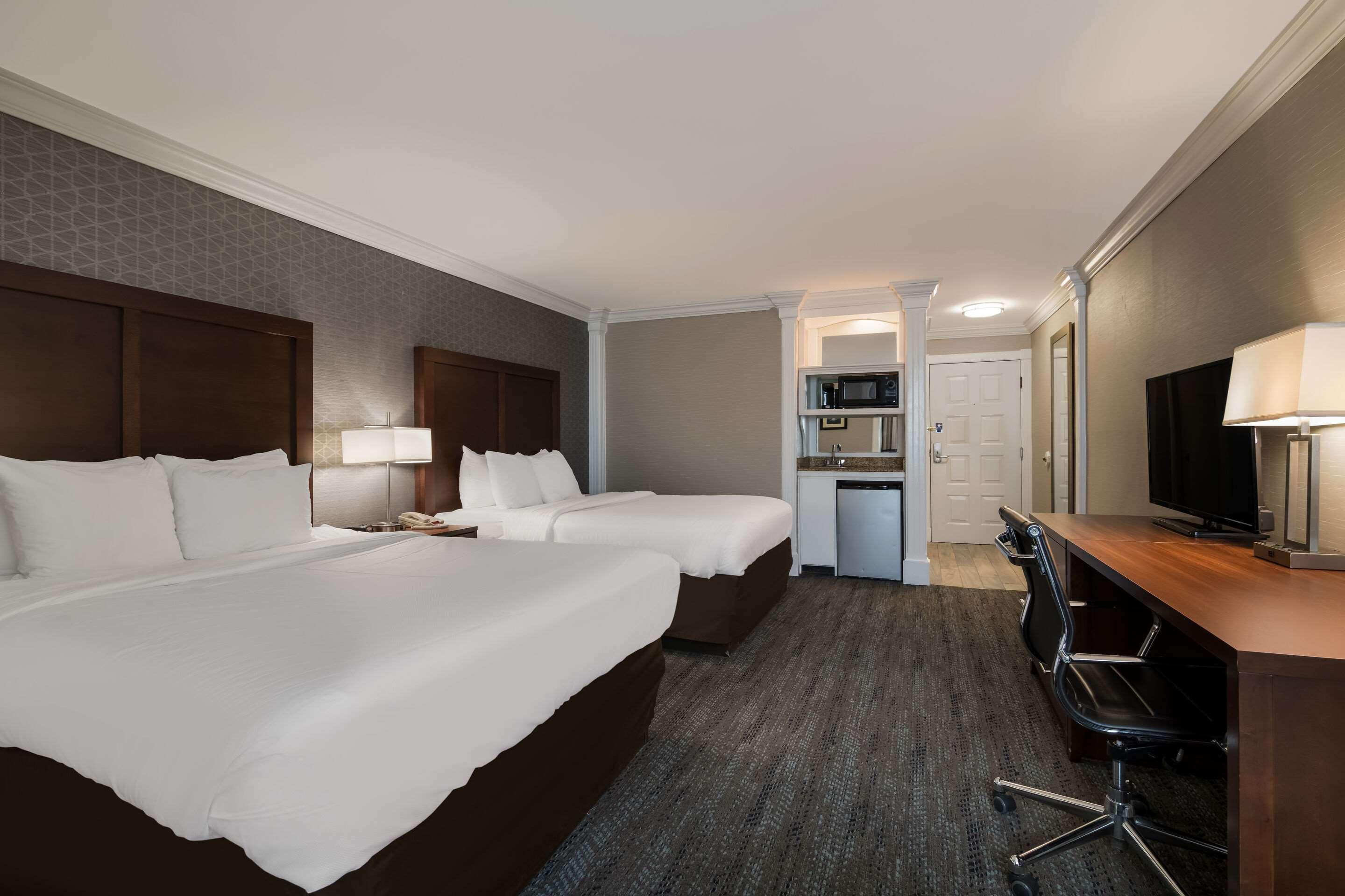 Double Two Queen Beds Non Smoking