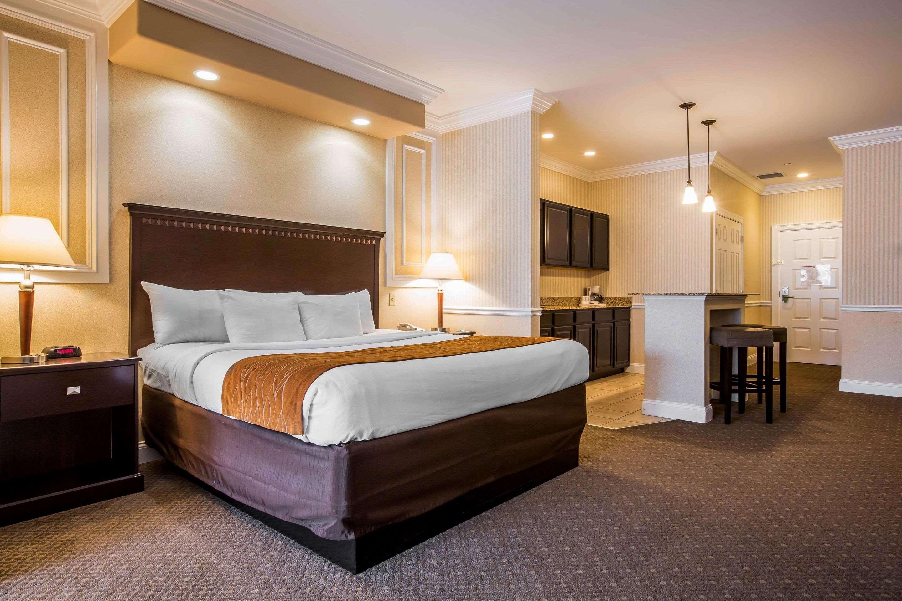 Double King Bed Non Smoking