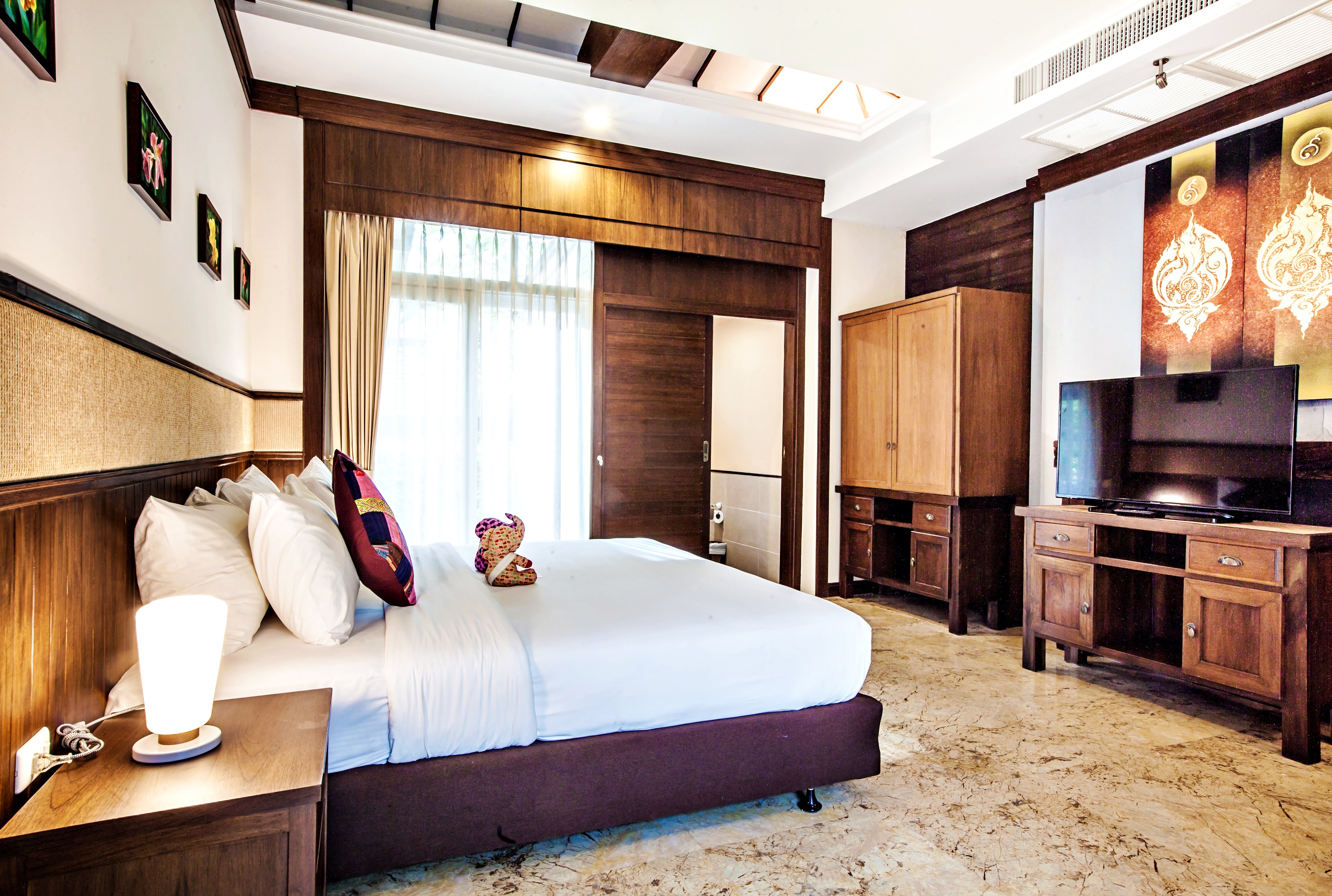 Family Room King Size Bed