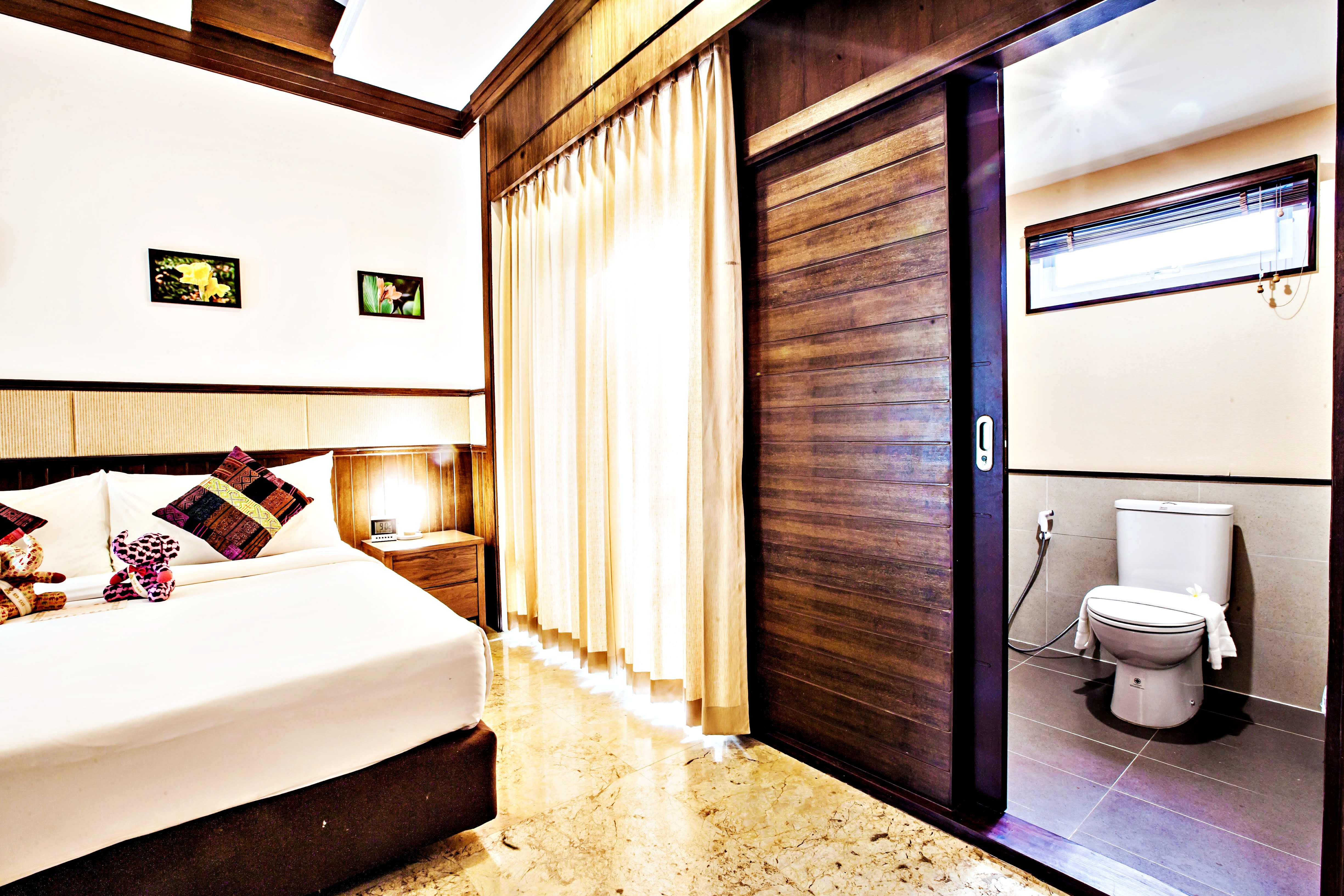 Family Room King Size Bed