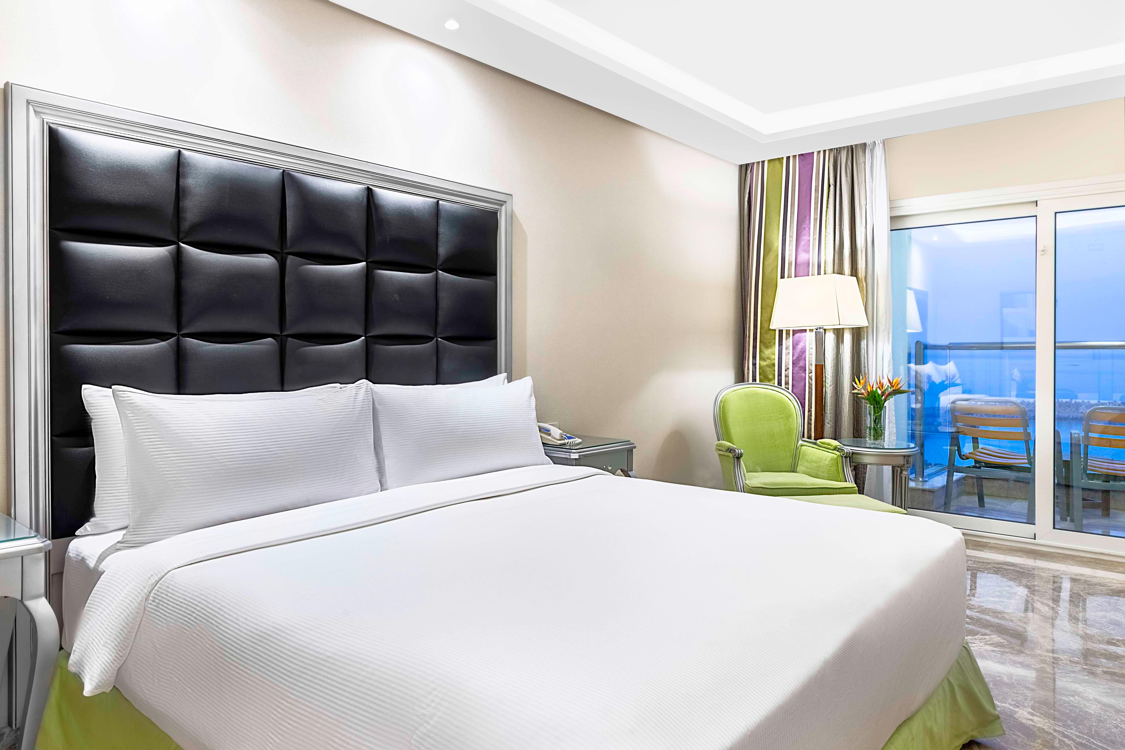 Double Deluxe King Bed