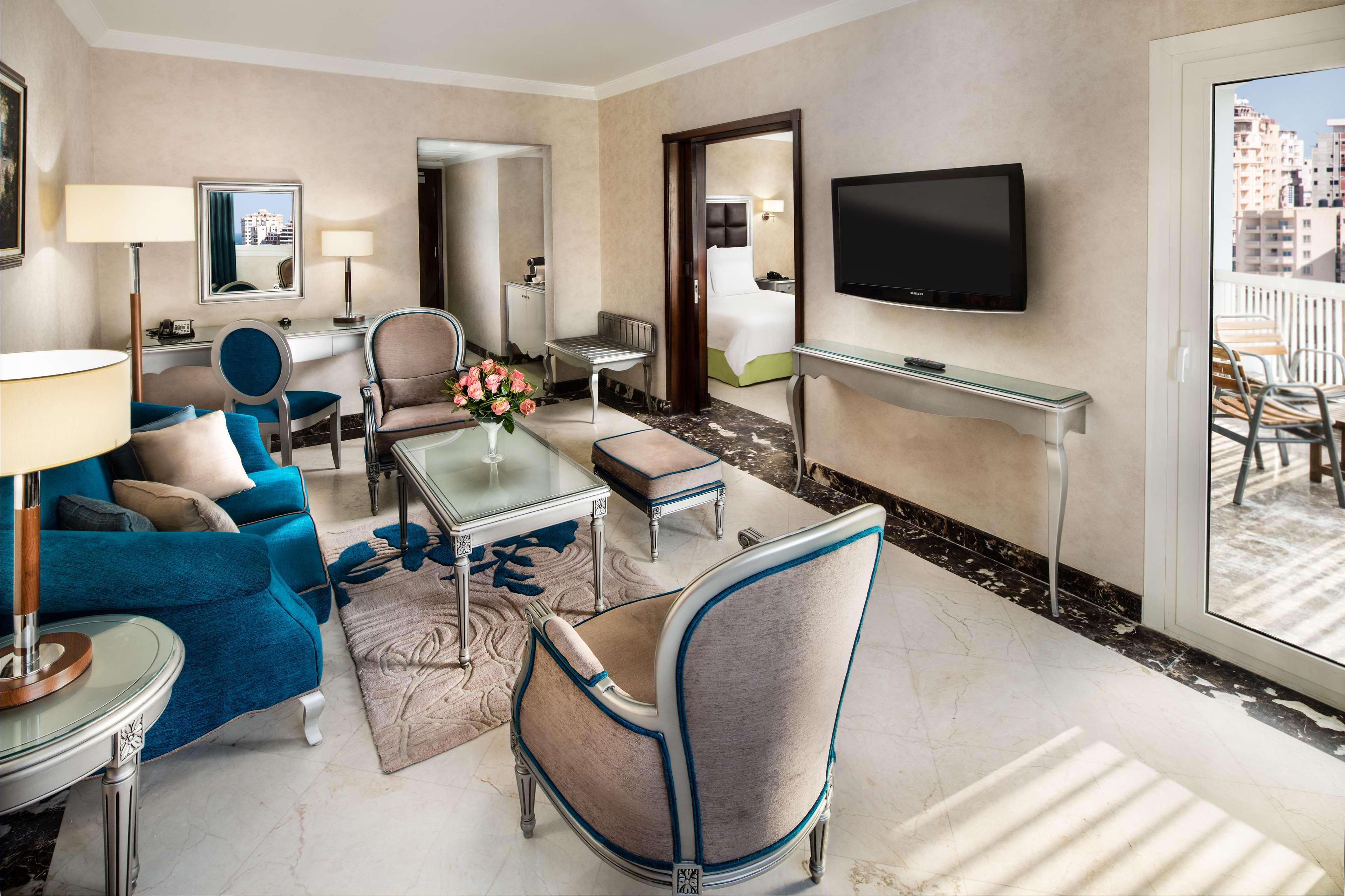 Suite City View King Bed