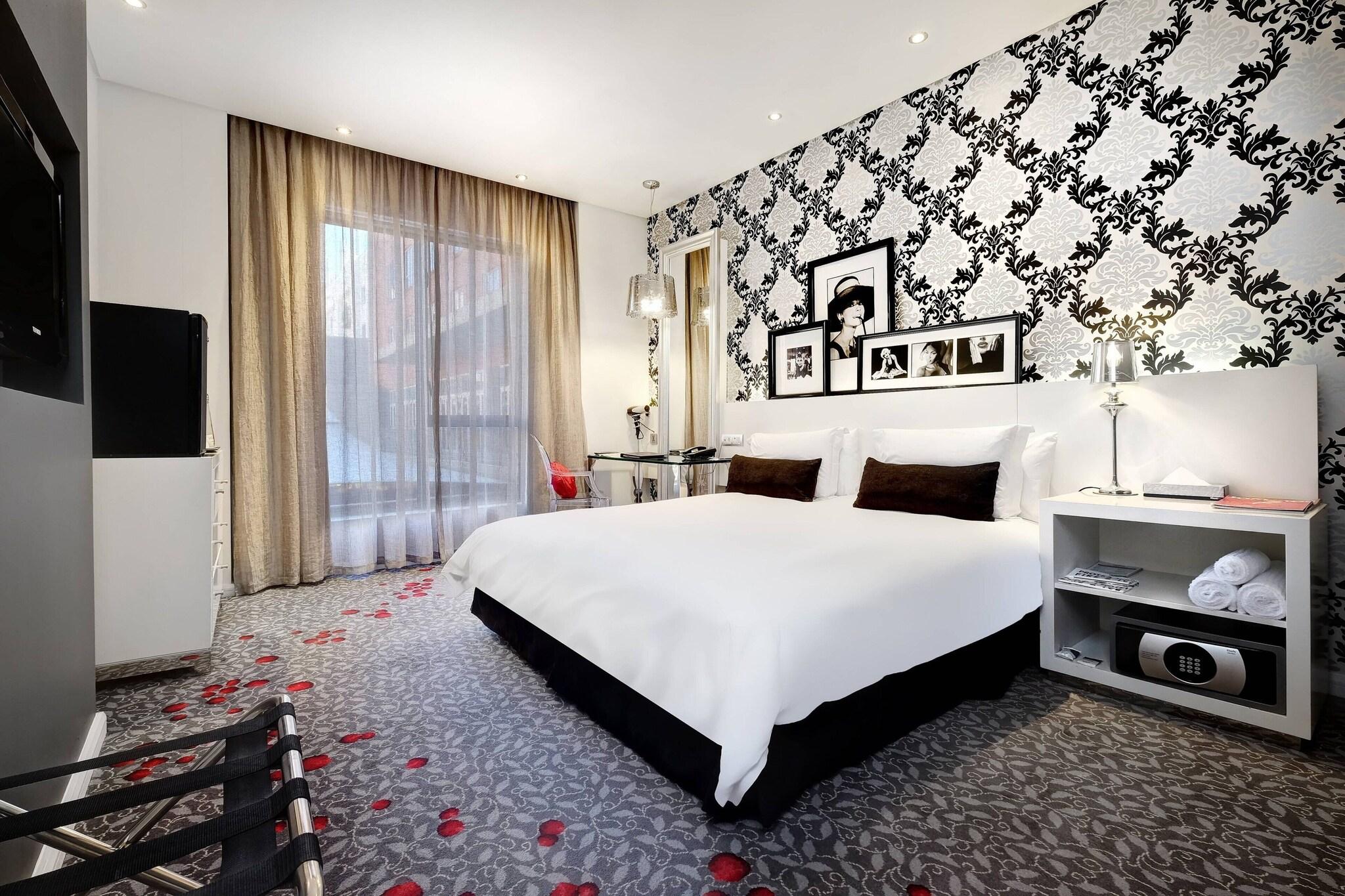 Junior Suite King Size Bed