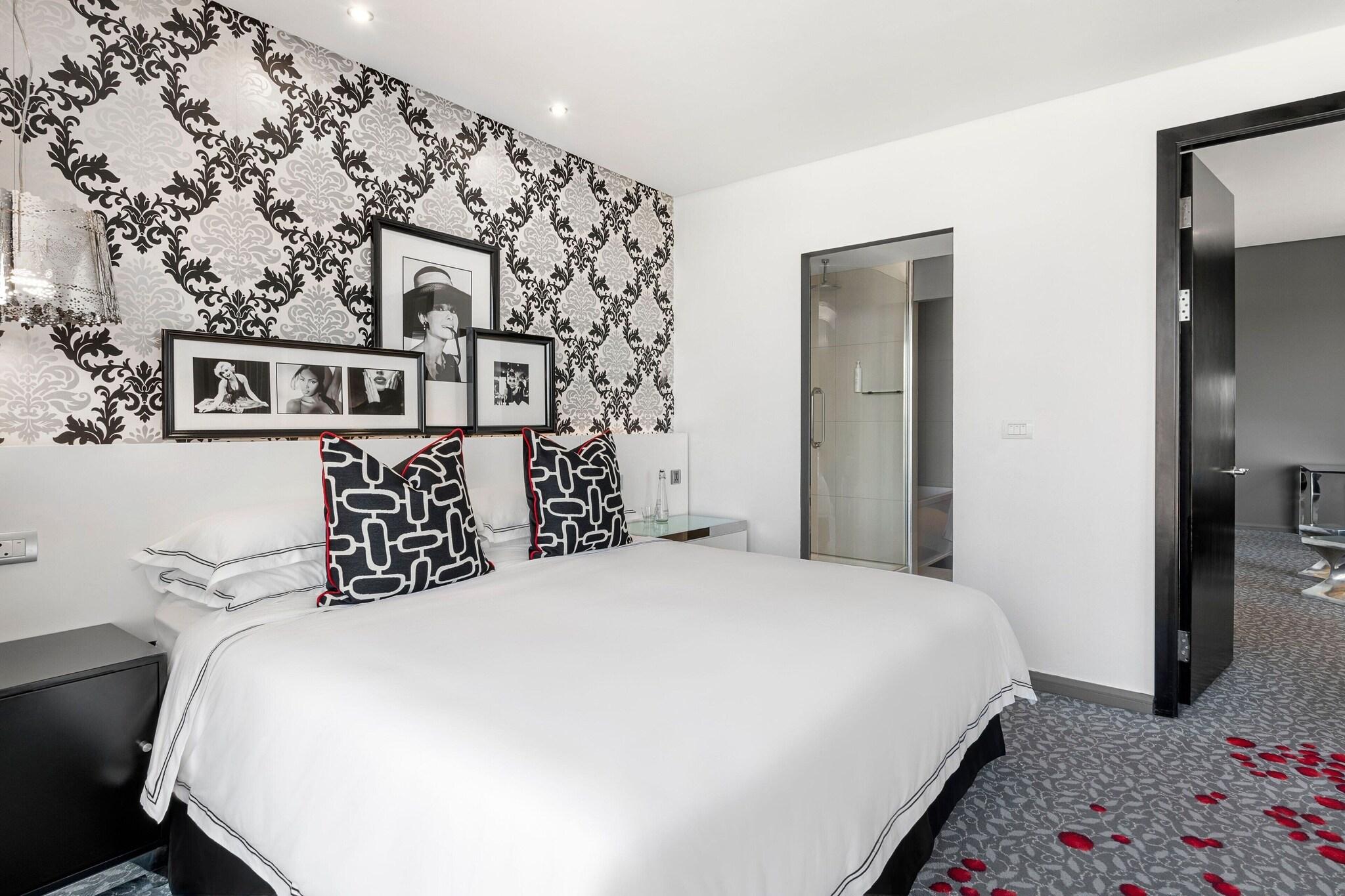 Junior Suite King Size Bed