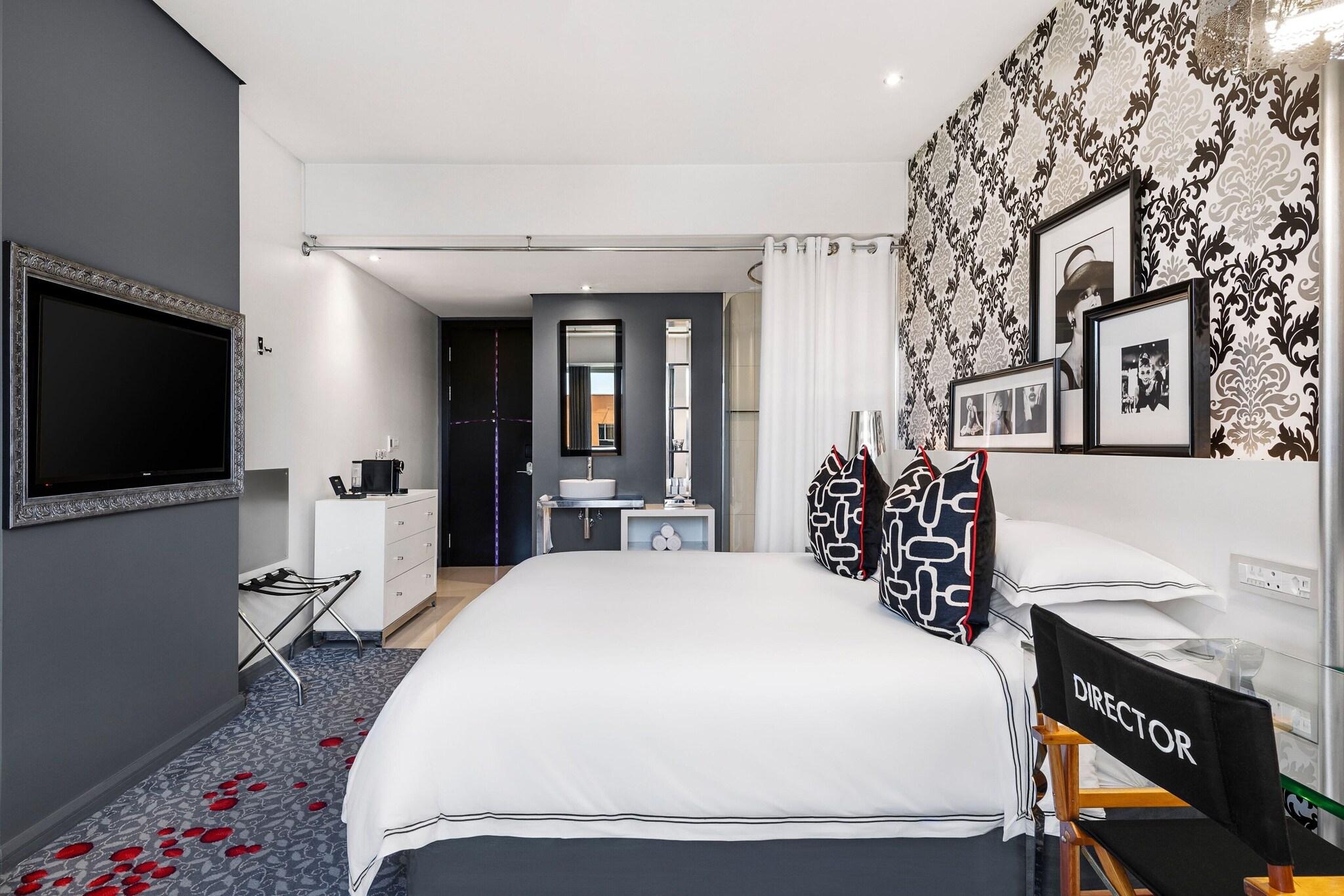 Double Deluxe King Bed