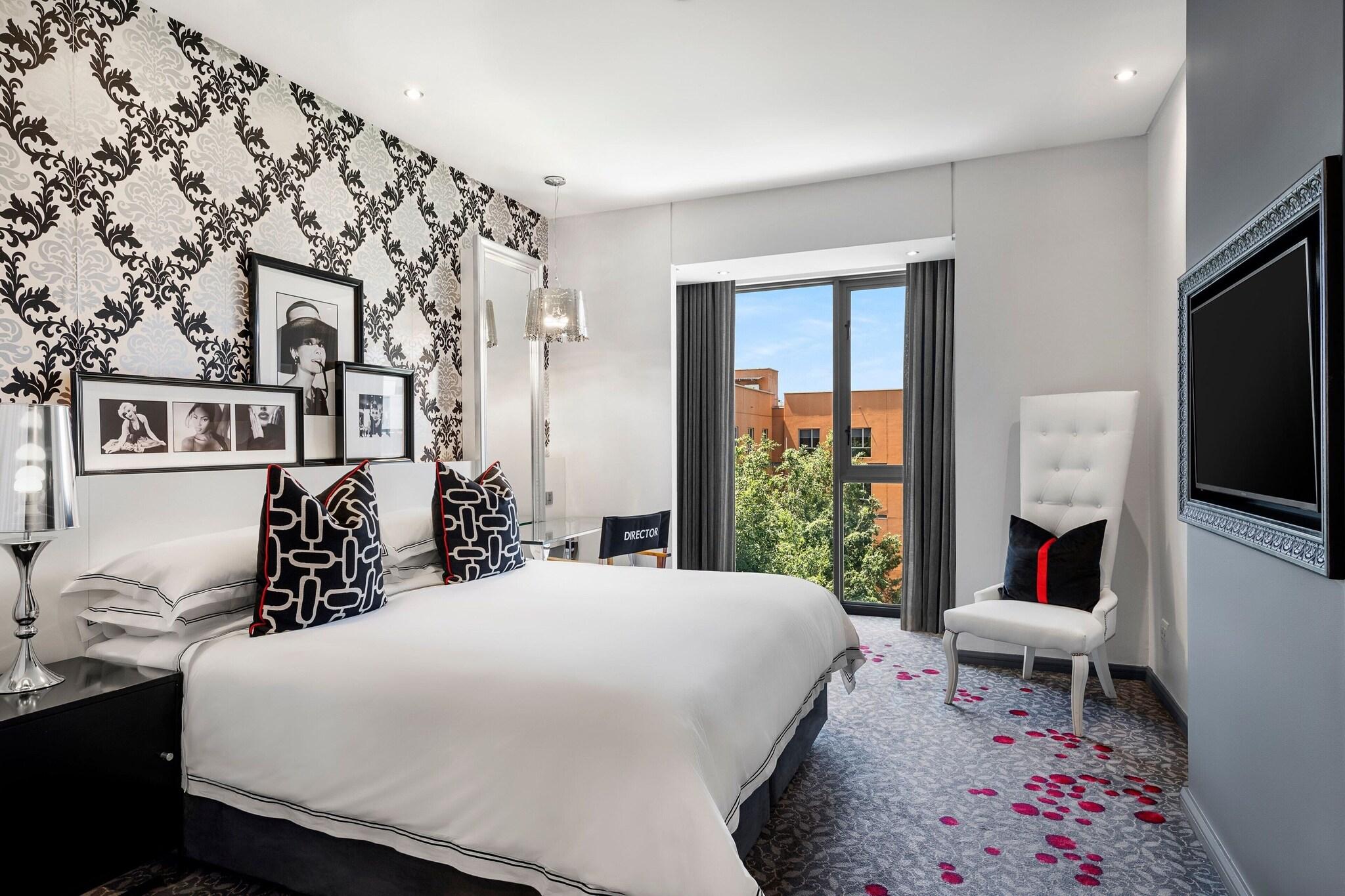 Double Deluxe King Bed
