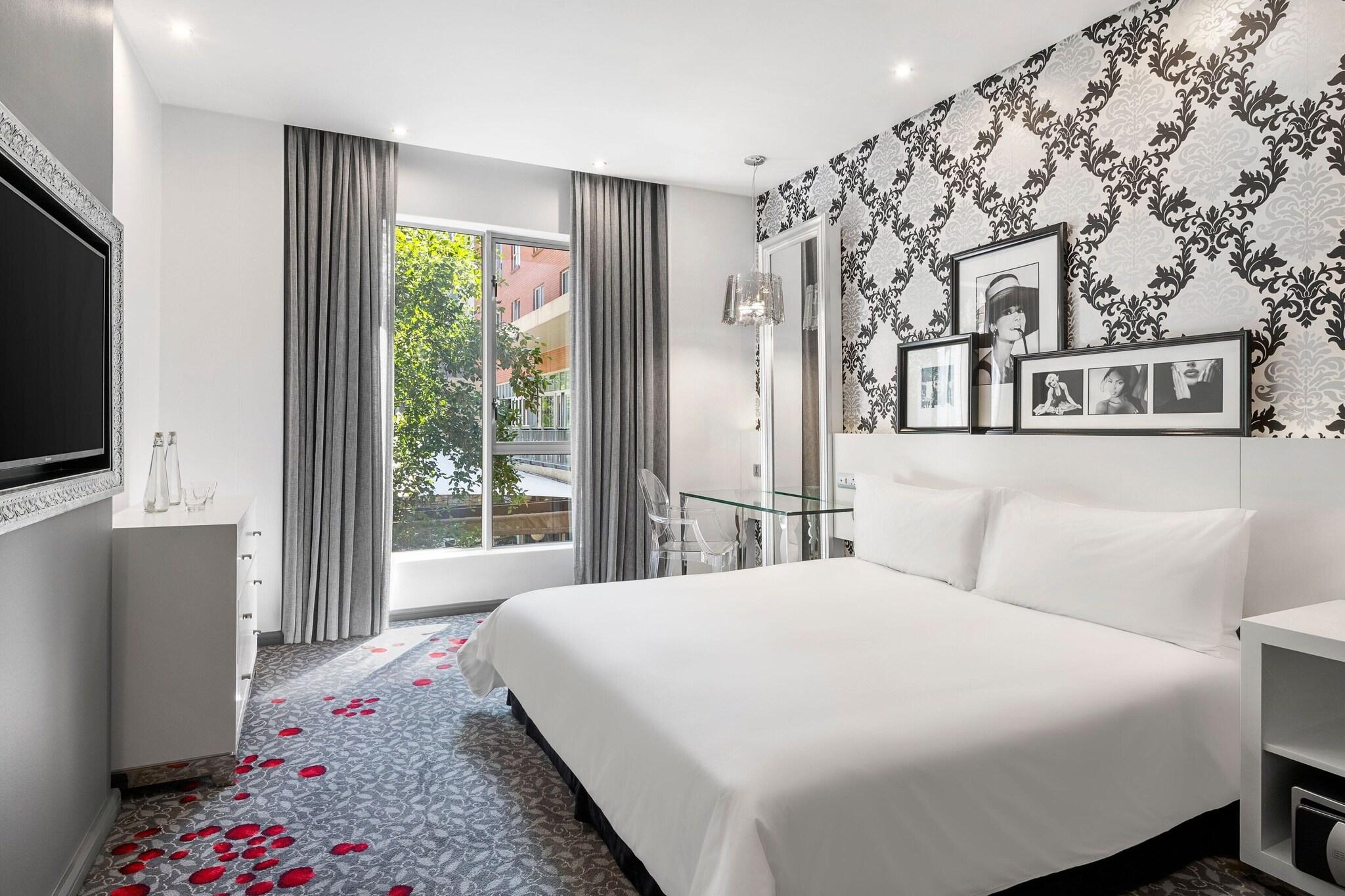 Double King Bed Non Smoking