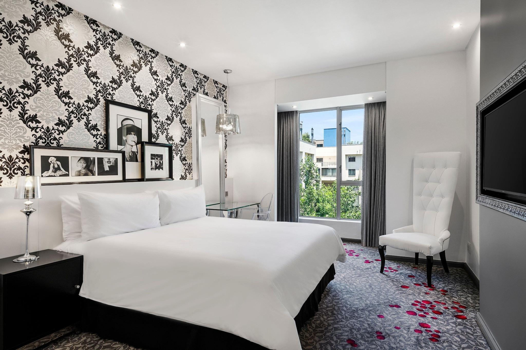 Double King Bed Non Smoking