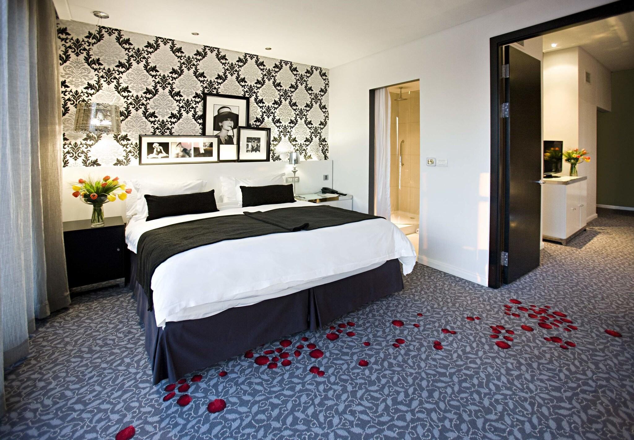 Junior Suite King Size Bed