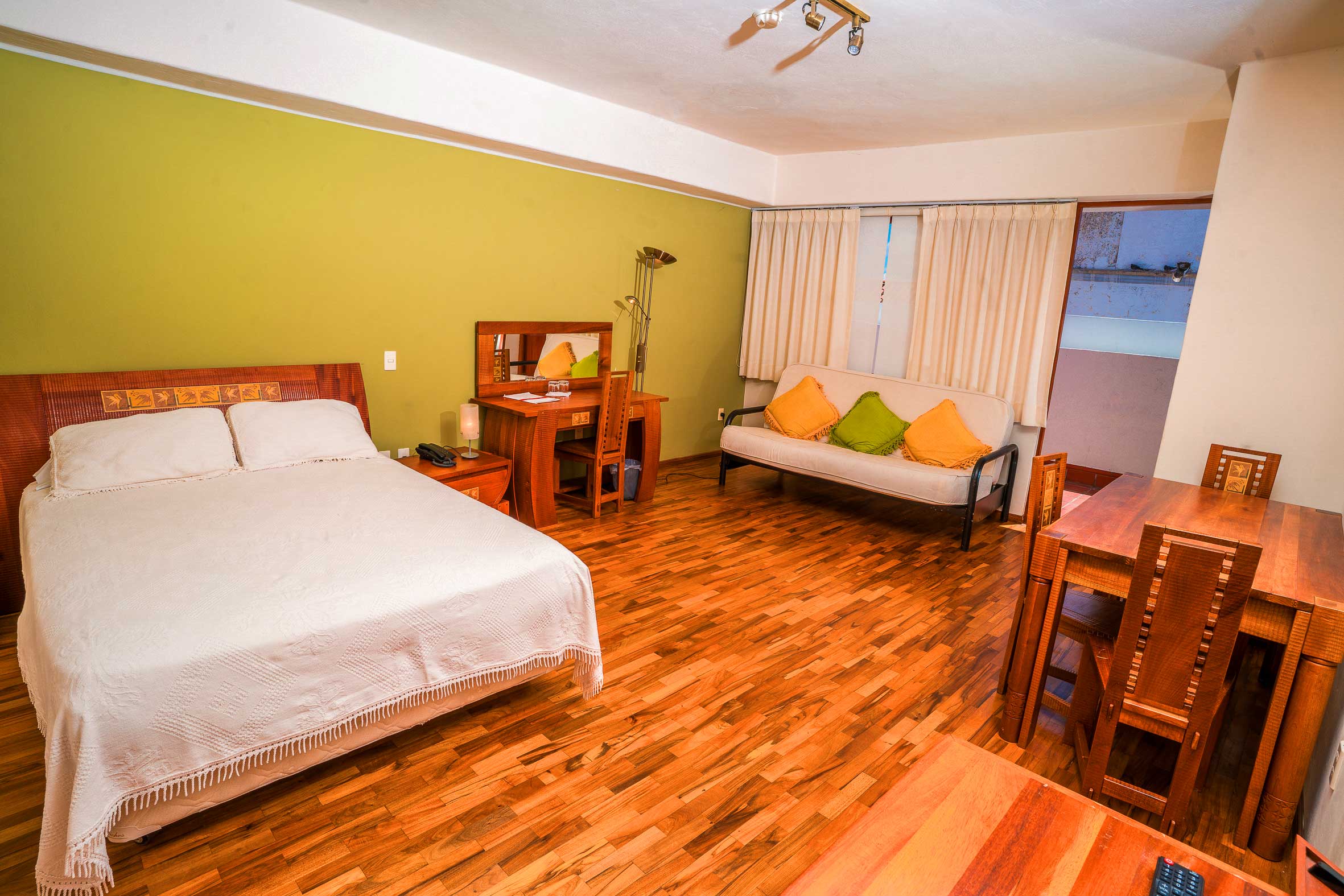 Apartment with Kitchenette